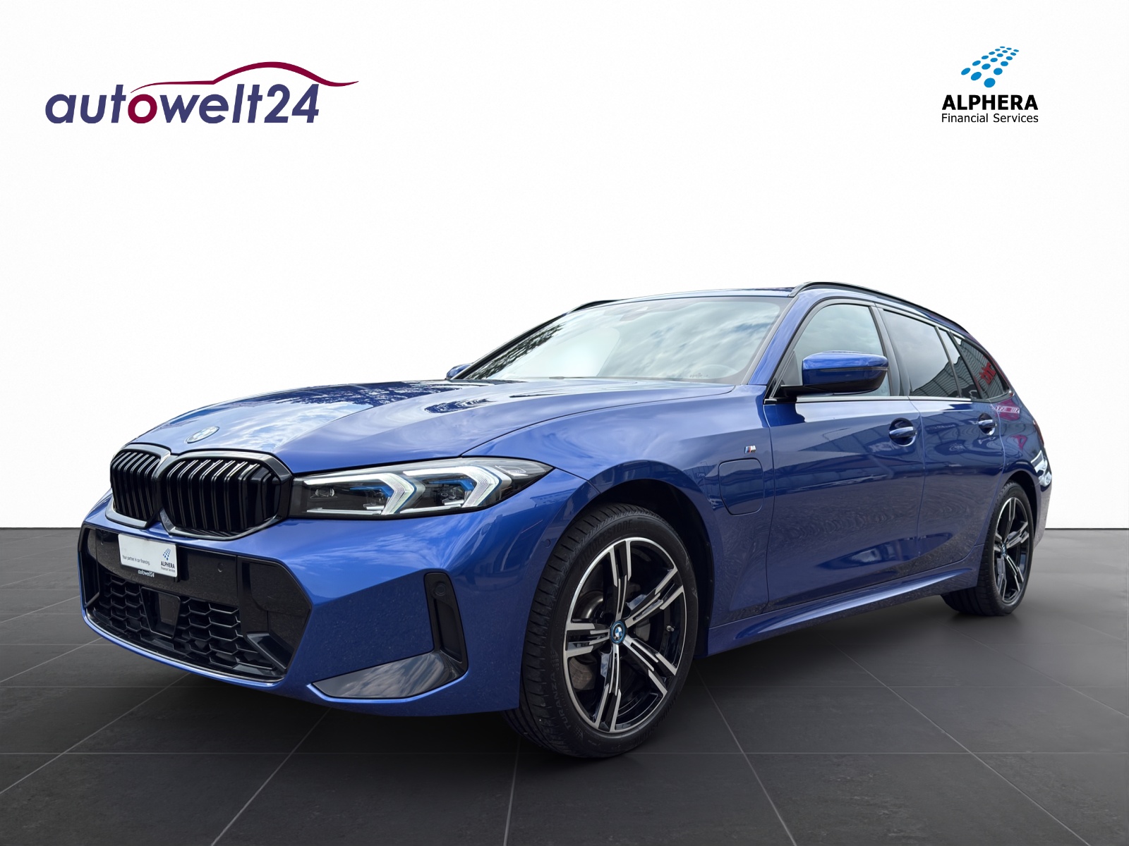 BMW 330e x DriveTouring Steptronic M Sport-image-0
