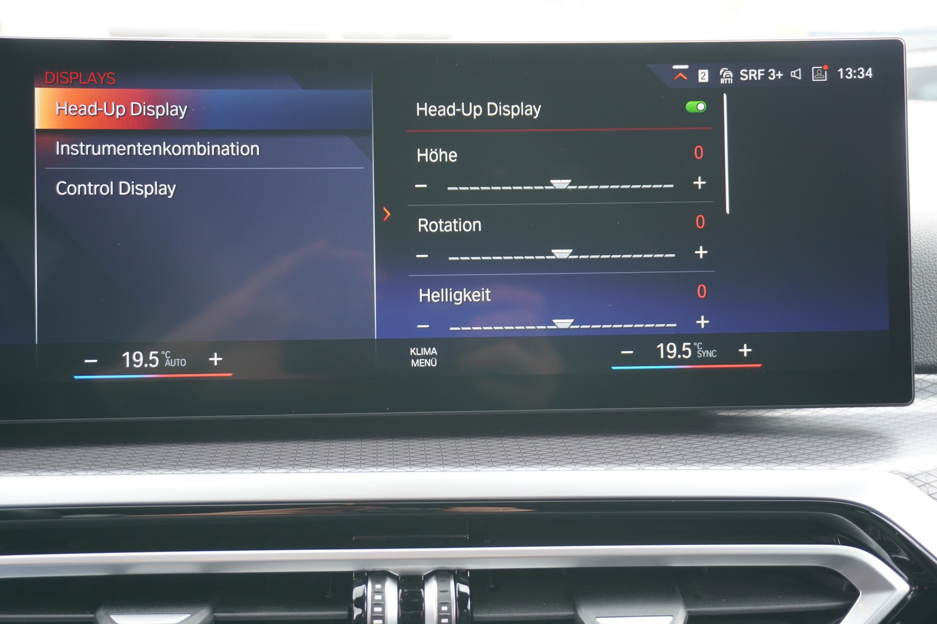 BMW 330e x DriveTouring Steptronic M Sport-image-27