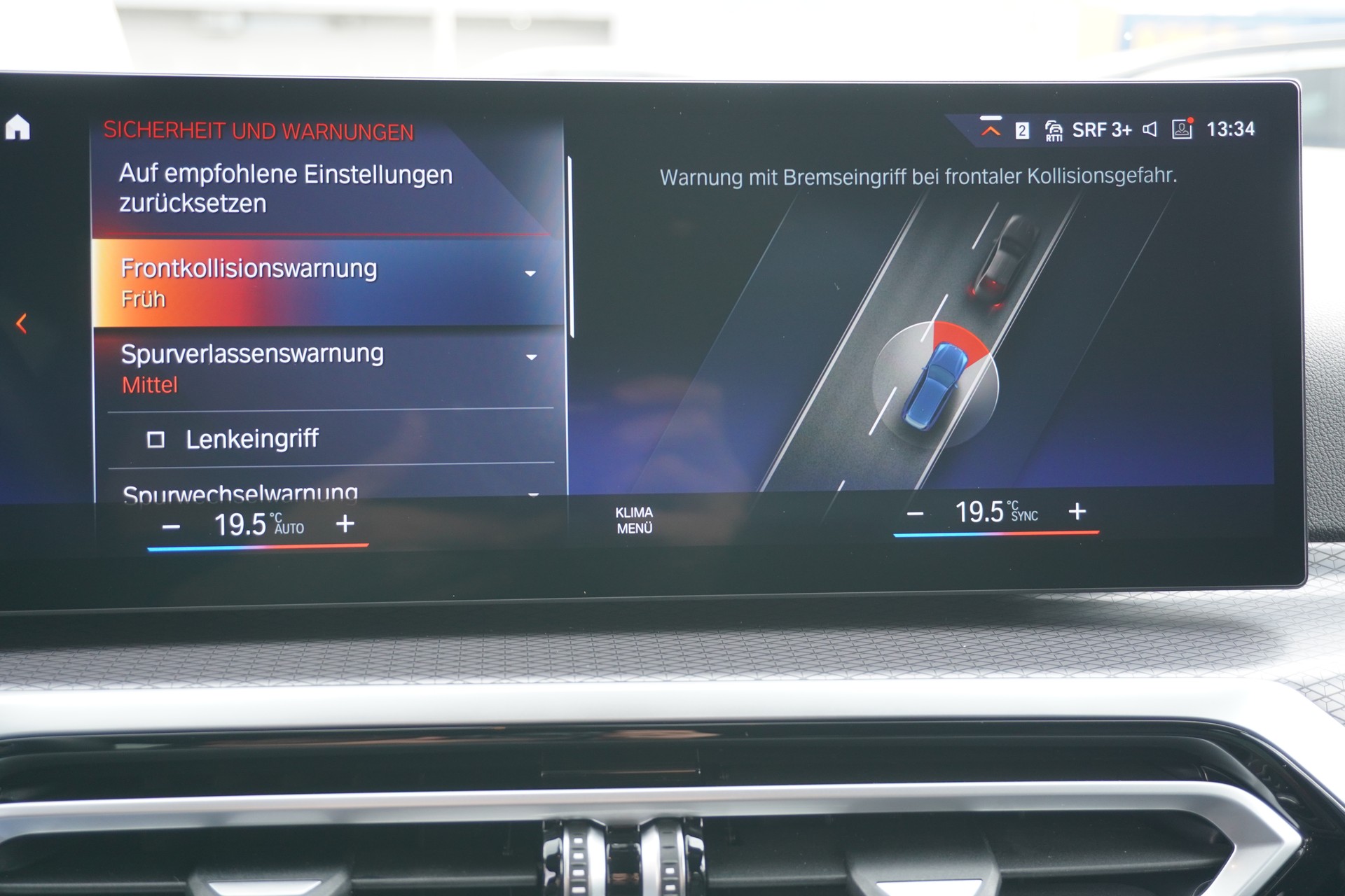 BMW 330e x DriveTouring Steptronic M Sport-image-28