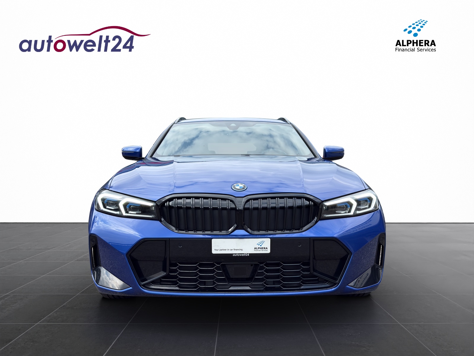 BMW 330e x DriveTouring Steptronic M Sport-image-2