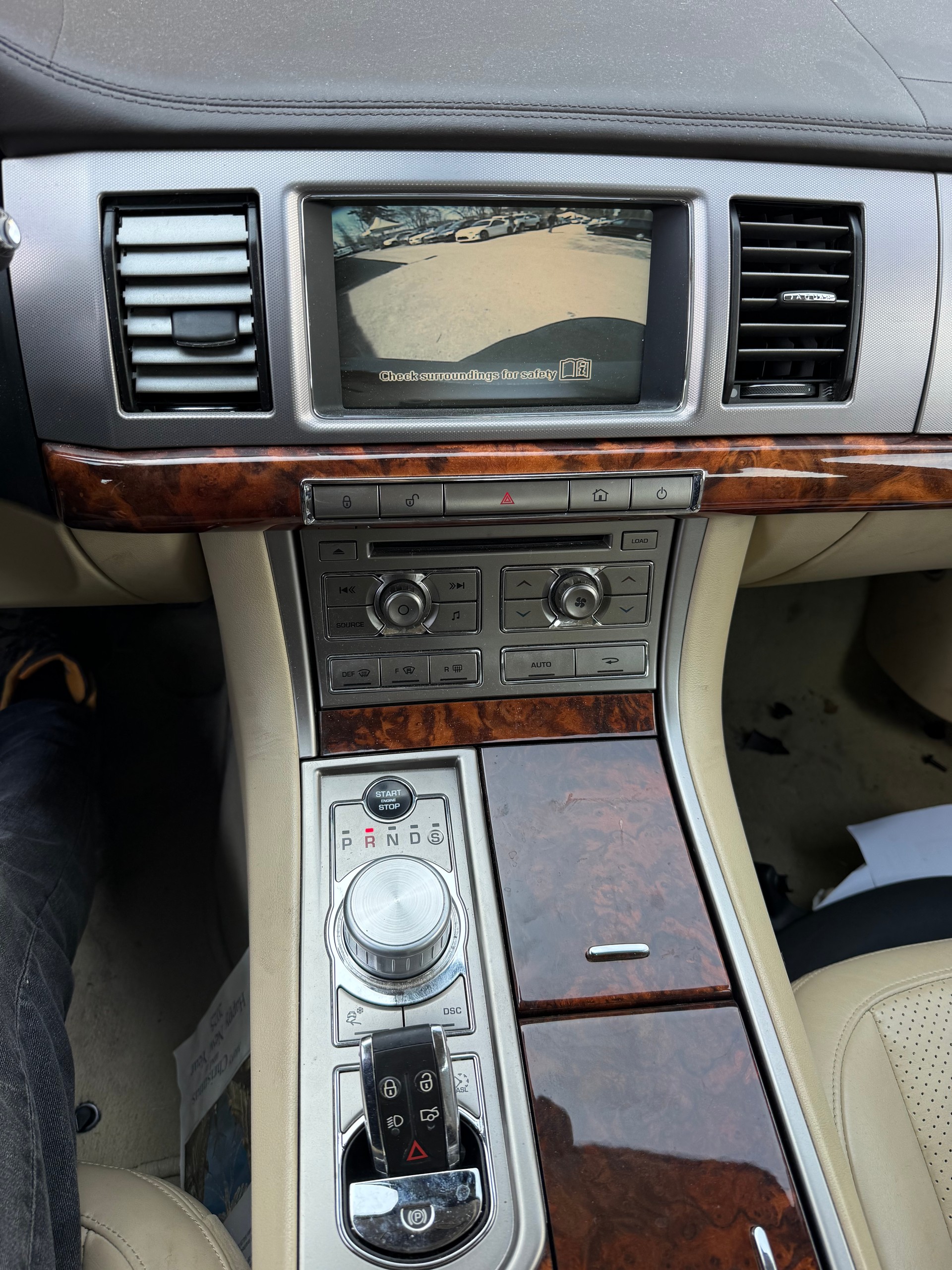 JAGUAR XF 2.7d V6 Premium Luxury-image-11