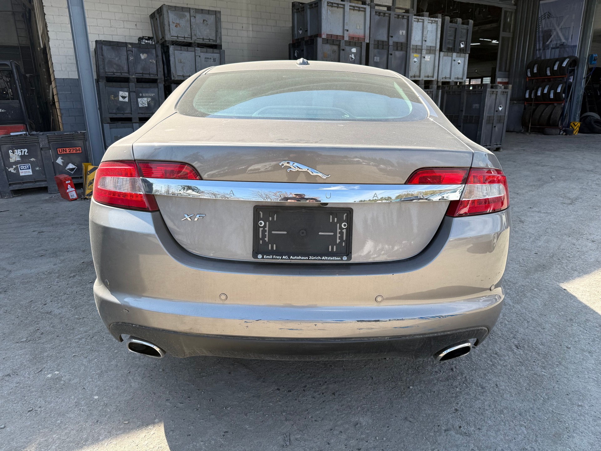 JAGUAR XF 2.7d V6 Premium Luxury-image-3