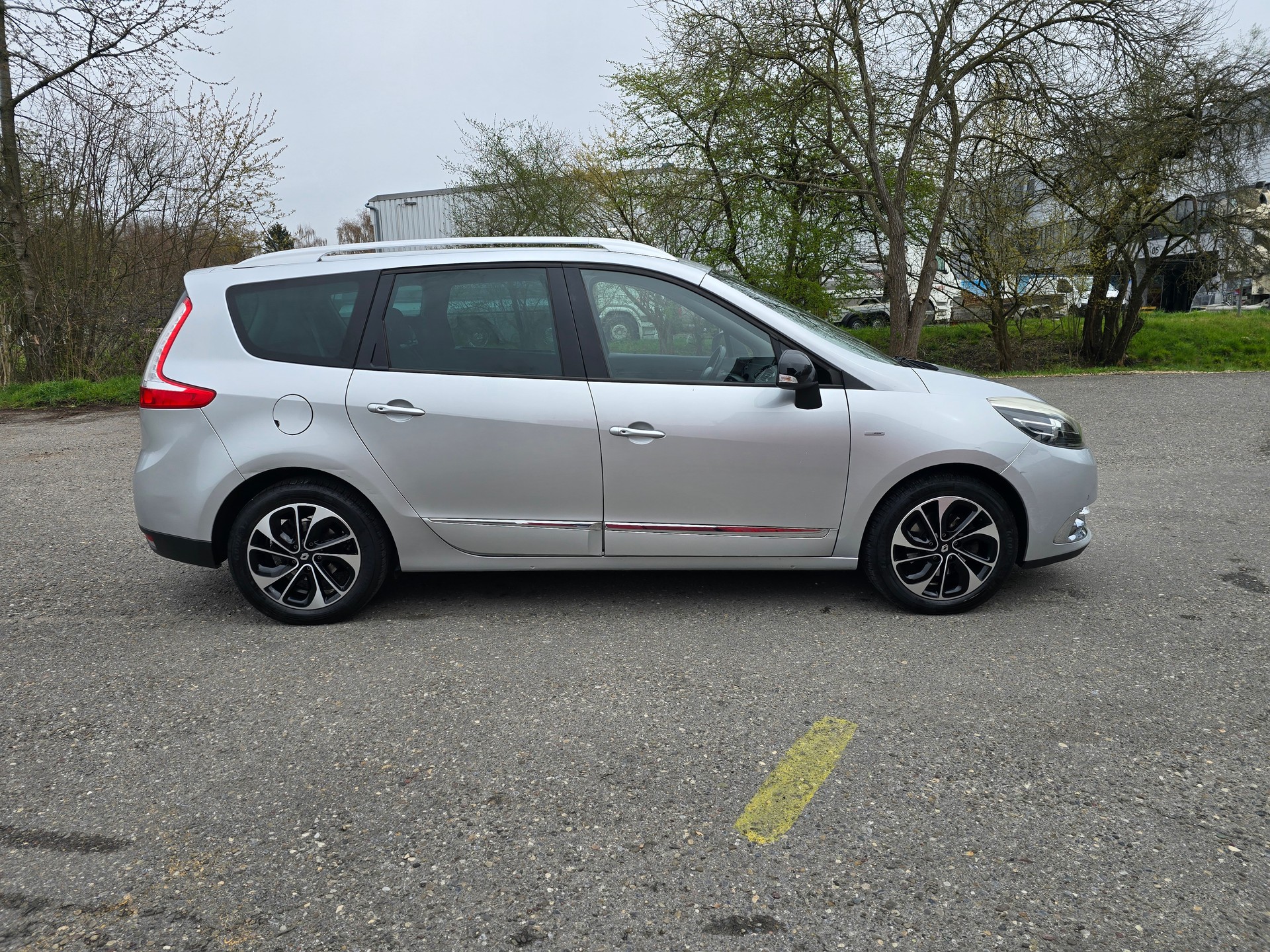 RENAULT Grand Scénic 1.6 dCi Bose-image-8