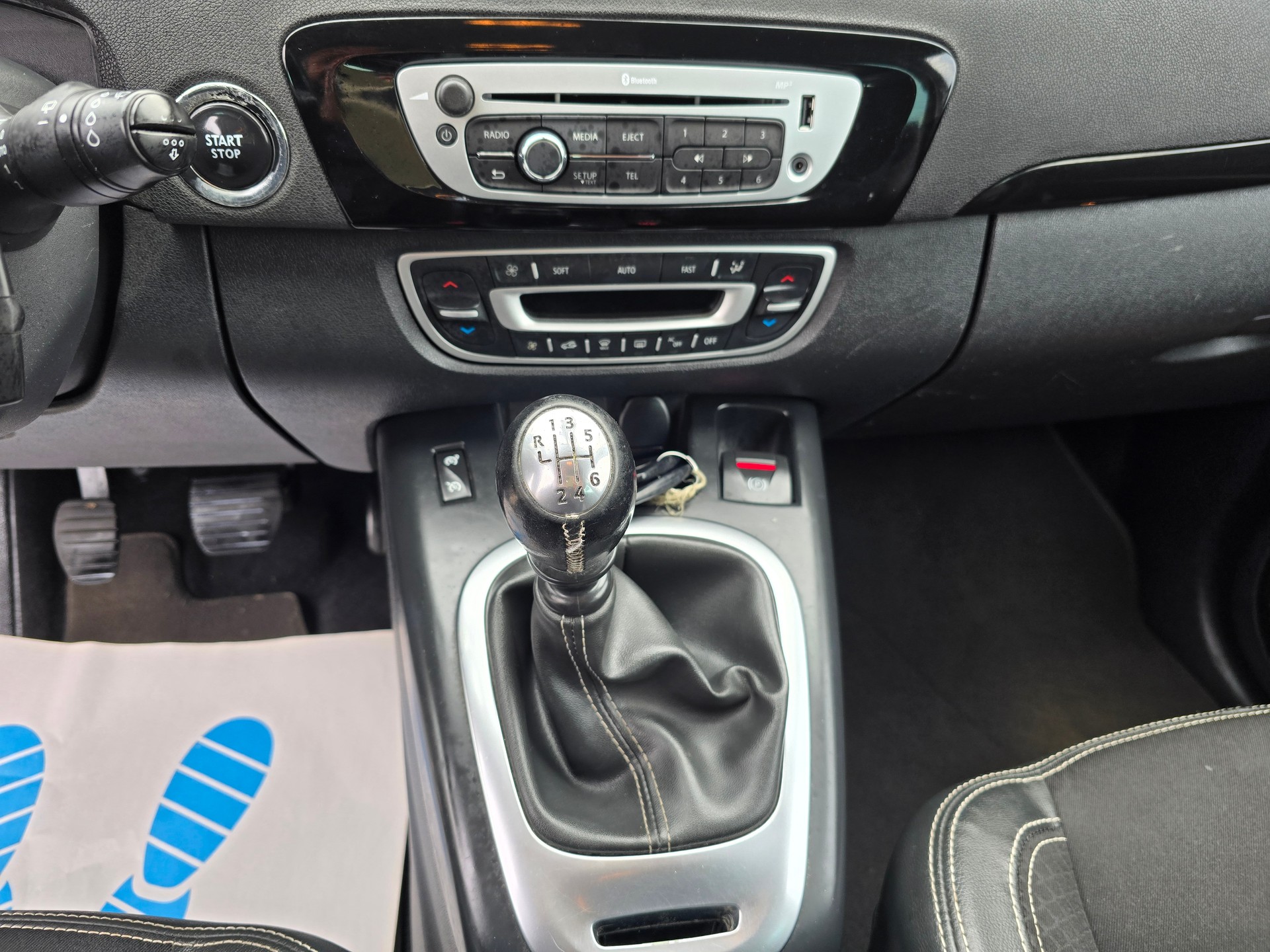 RENAULT Grand Scénic 1.6 dCi Bose-image-18
