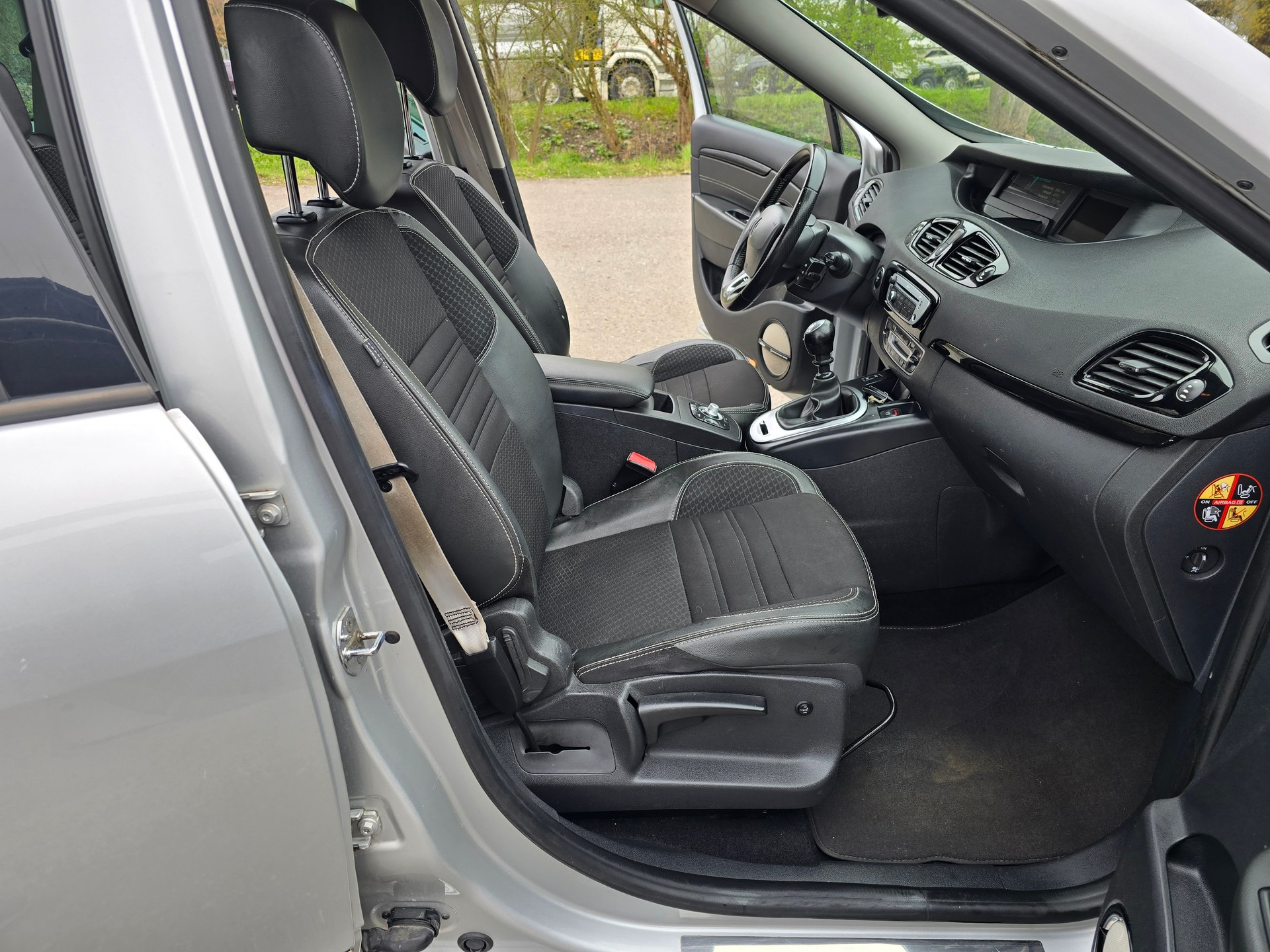 RENAULT Grand Scénic 1.6 dCi Bose-image-13