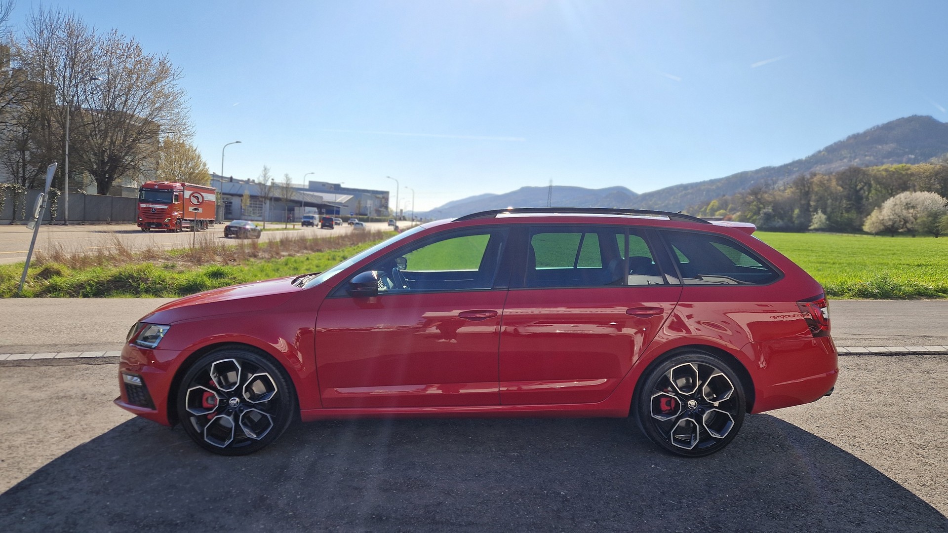 SKODA Octavia Combi 2.0 TSI RS DSG-image-2
