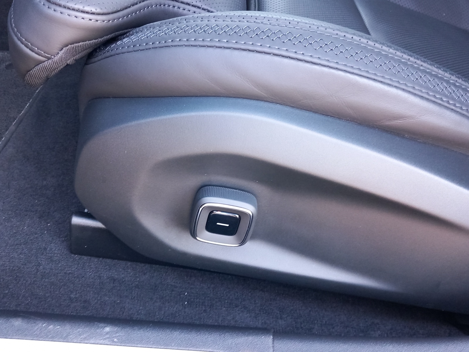 VOLVO ES90 Ultra-image-25