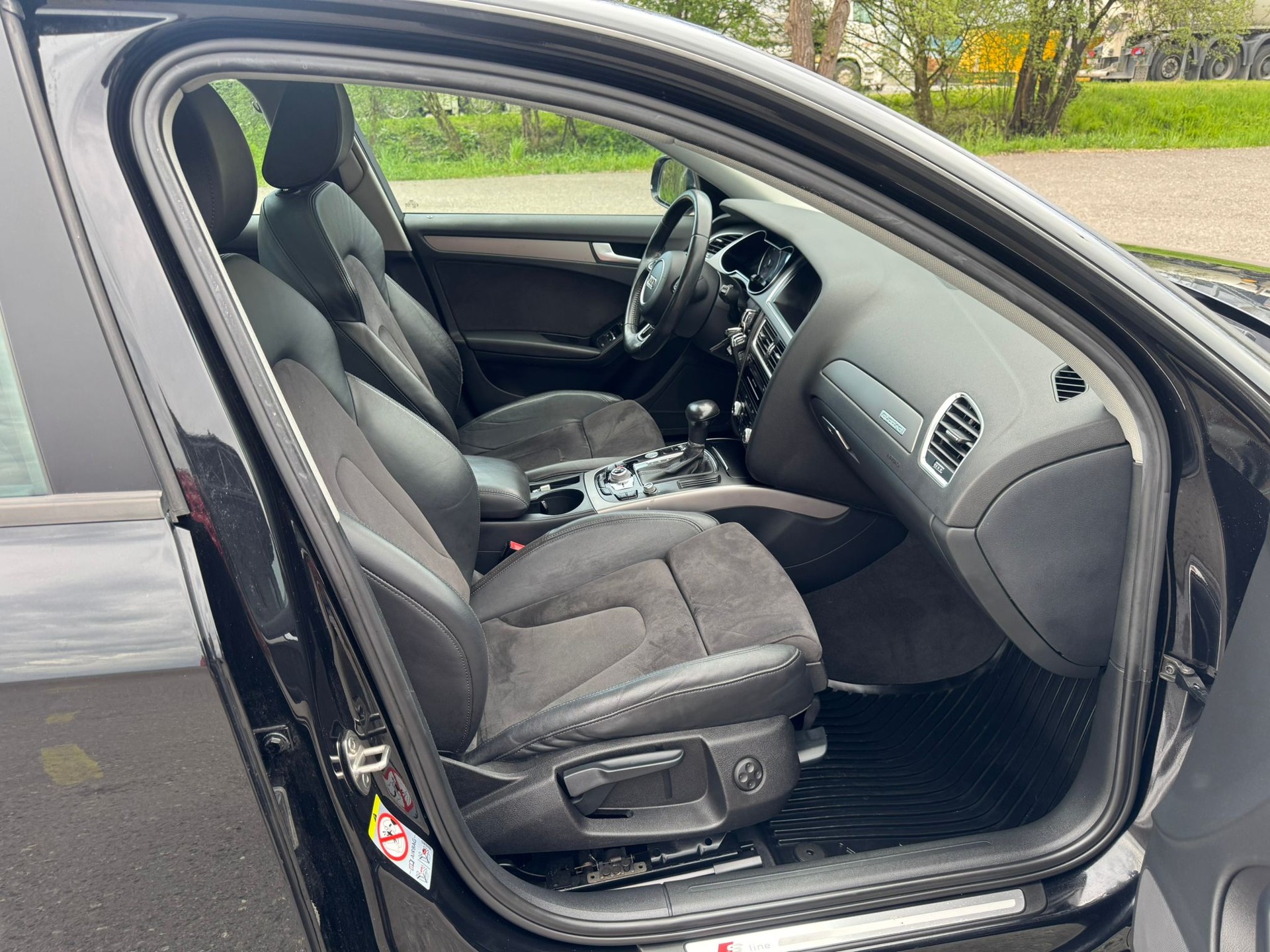 AUDI A4 Avant 3.0 TFSI S-Line quattro tiptronic-image-10