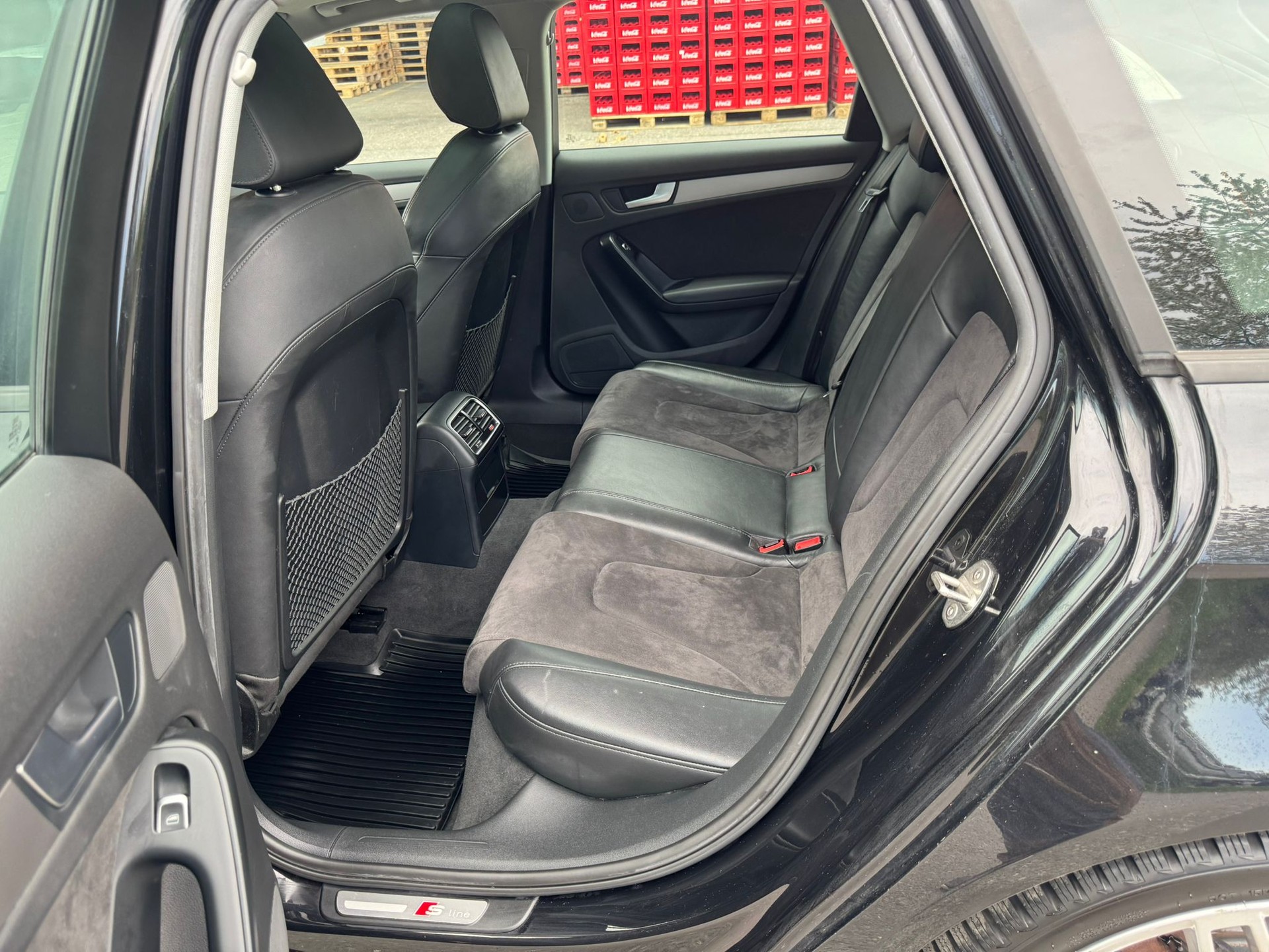 AUDI A4 Avant 3.0 TFSI S-Line quattro tiptronic-image-15