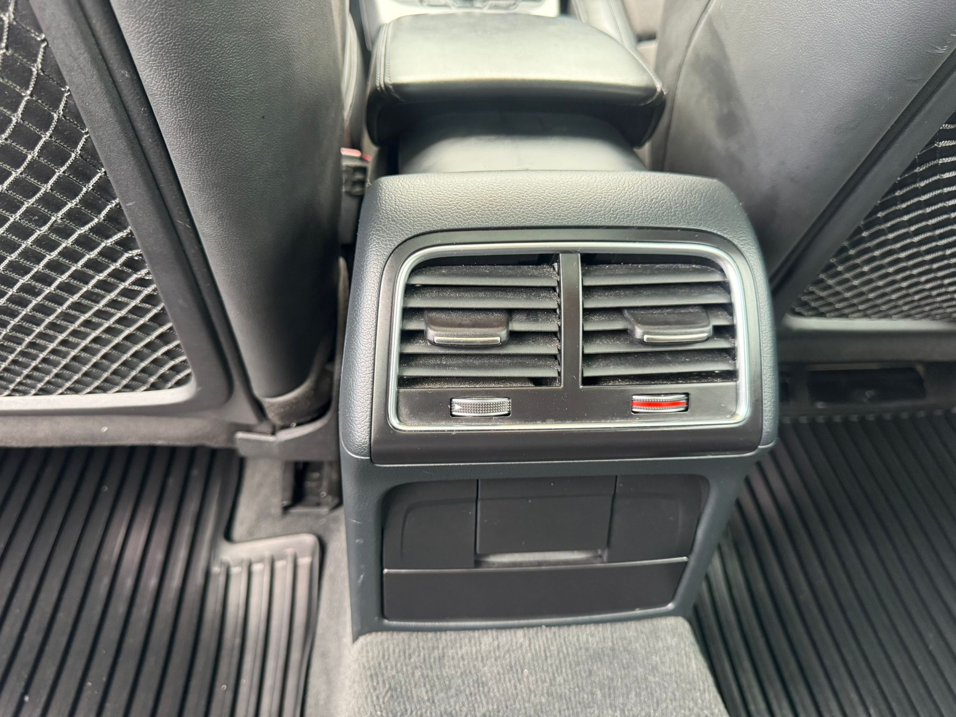 AUDI A4 Avant 3.0 TFSI S-Line quattro tiptronic-image-16