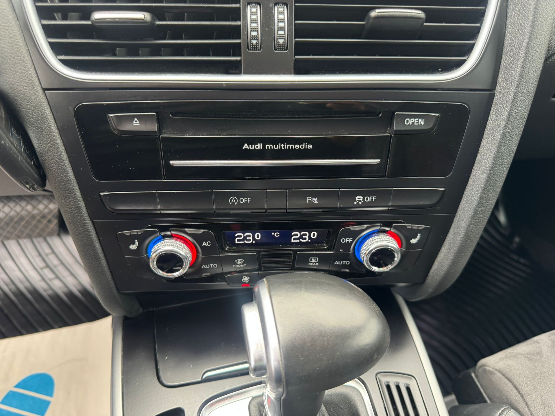 AUDI A4 Avant 3.0 TFSI S-Line quattro tiptronic-image-22