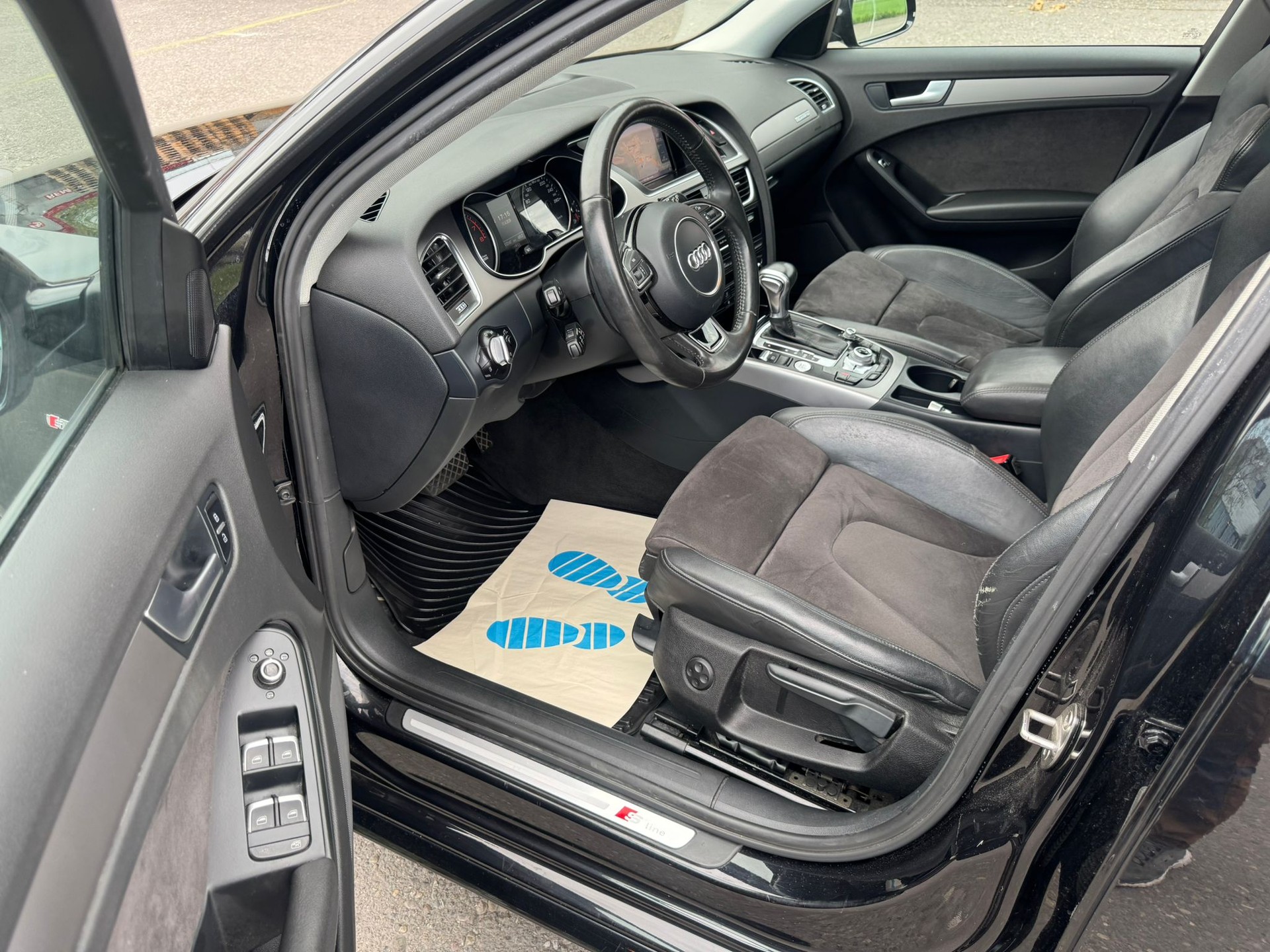 AUDI A4 Avant 3.0 TFSI S-Line quattro tiptronic-image-13