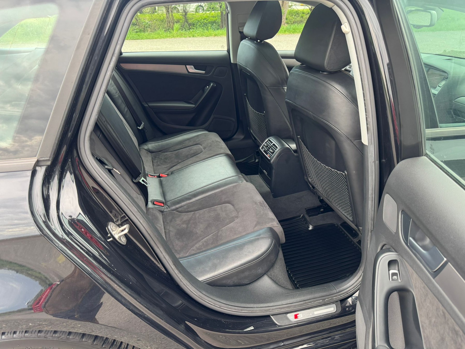 AUDI A4 Avant 3.0 TFSI S-Line quattro tiptronic-image-11