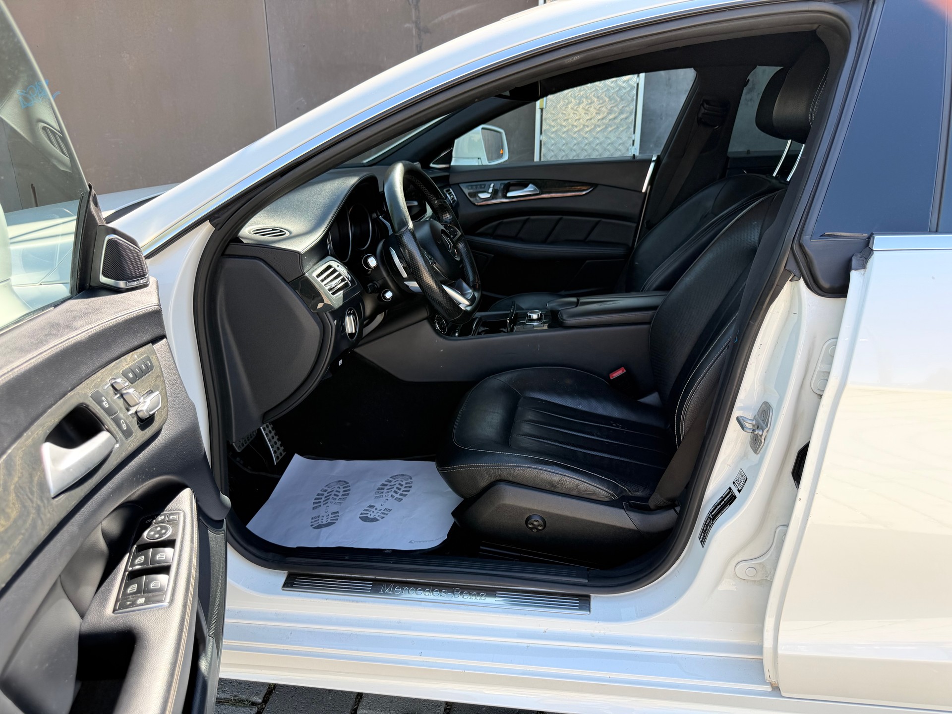 MERCEDES-BENZ CLS 350 d 4Matic 9G-Tronic-image-12
