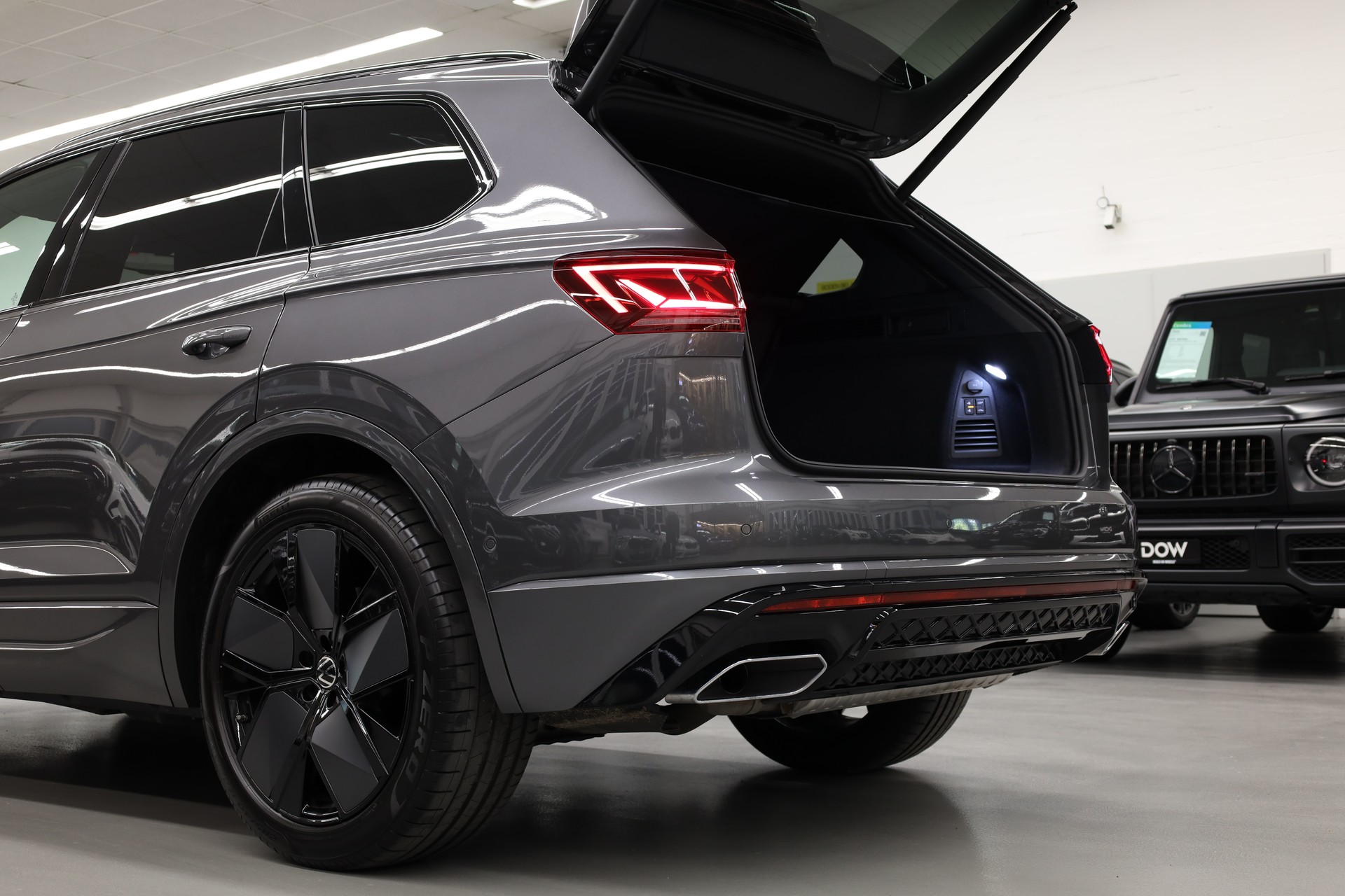 VW Touareg 3.0 V6 TDI 286 R-Line-image-12