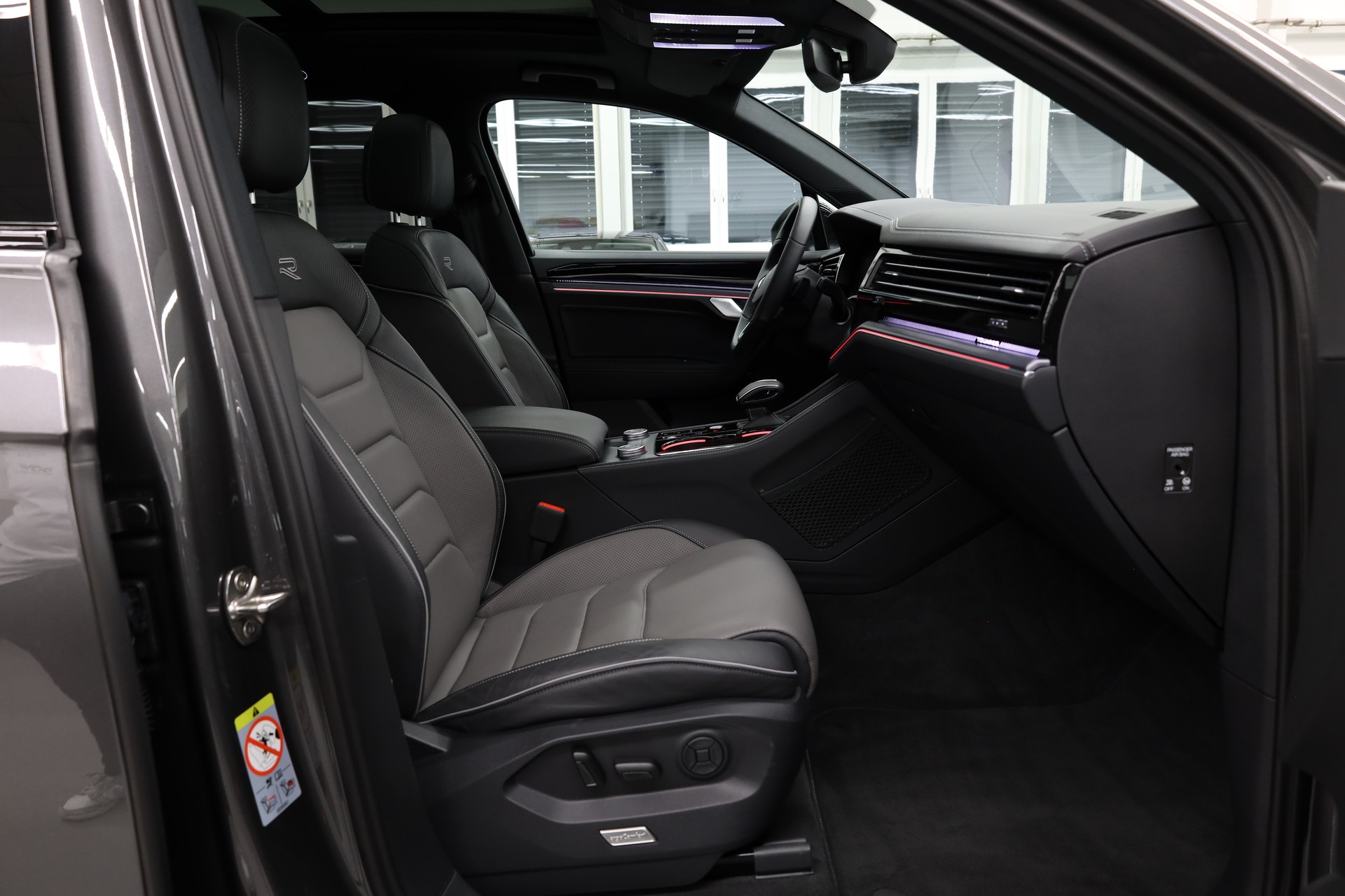 VW Touareg 3.0 V6 TDI 286 R-Line-image-17