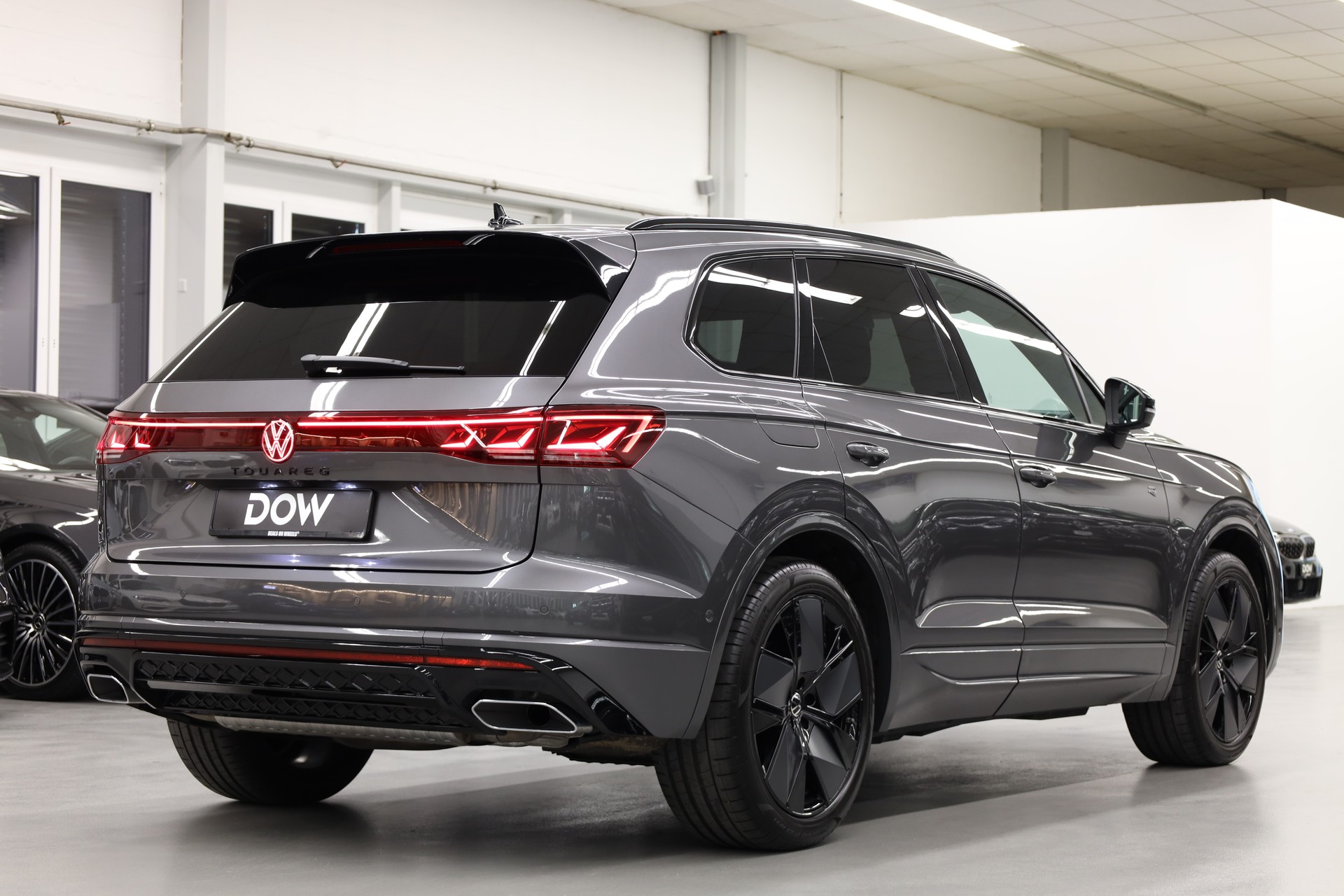 VW Touareg 3.0 V6 TDI 286 R-Line-image-7