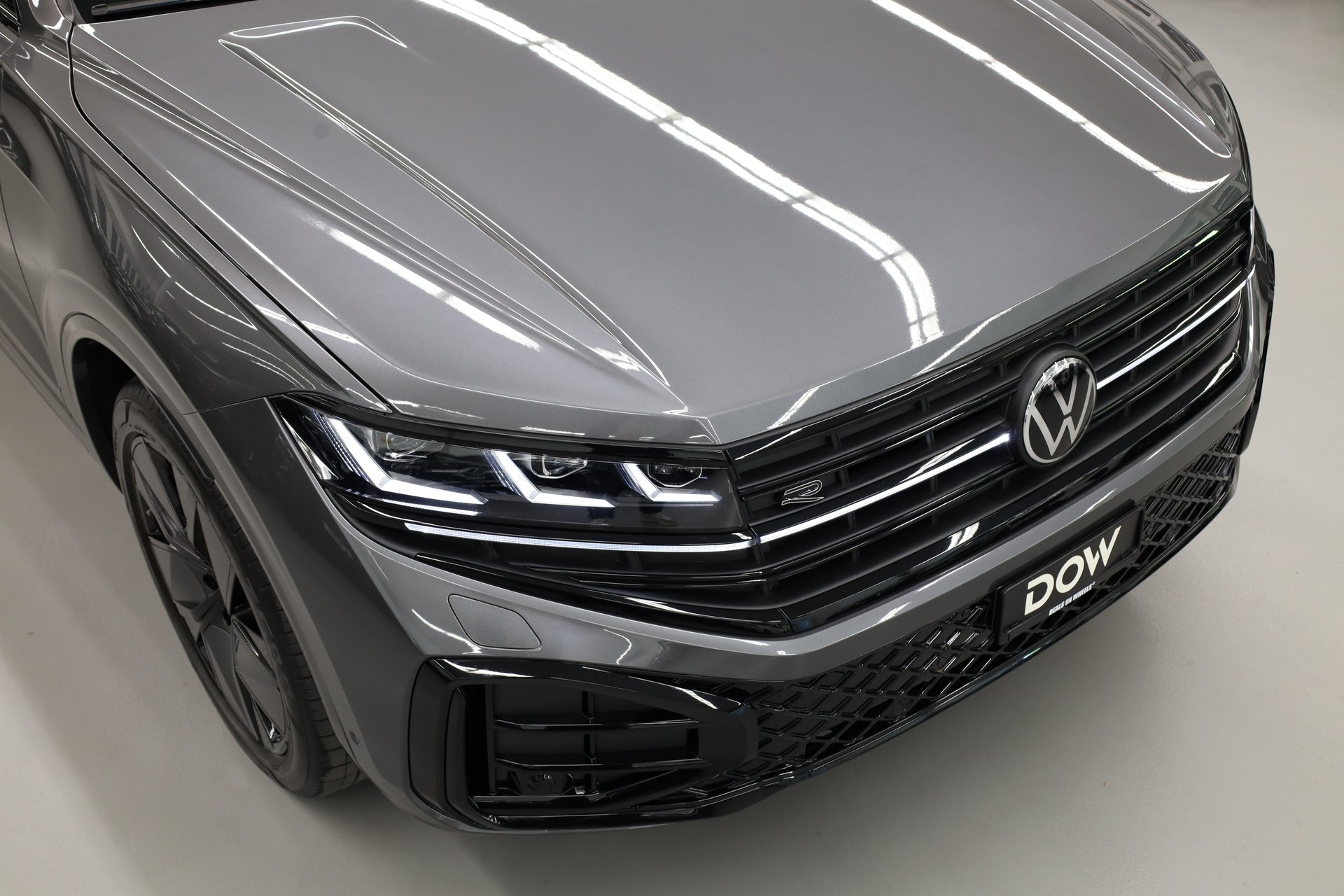 VW Touareg 3.0 V6 TDI 286 R-Line-image-4