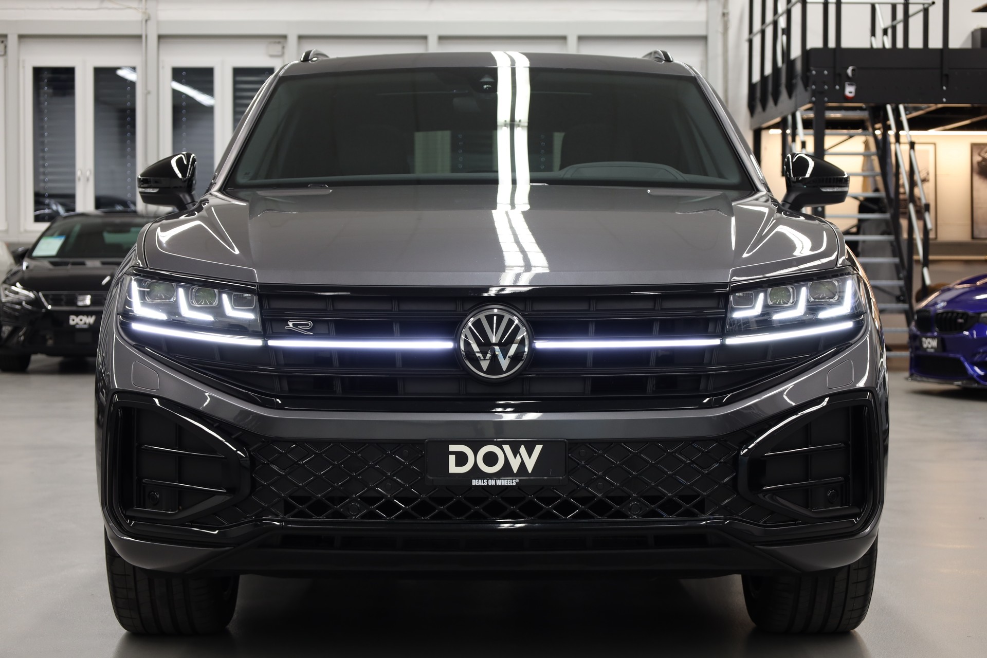 VW Touareg 3.0 V6 TDI 286 R-Line-showroom-element-2