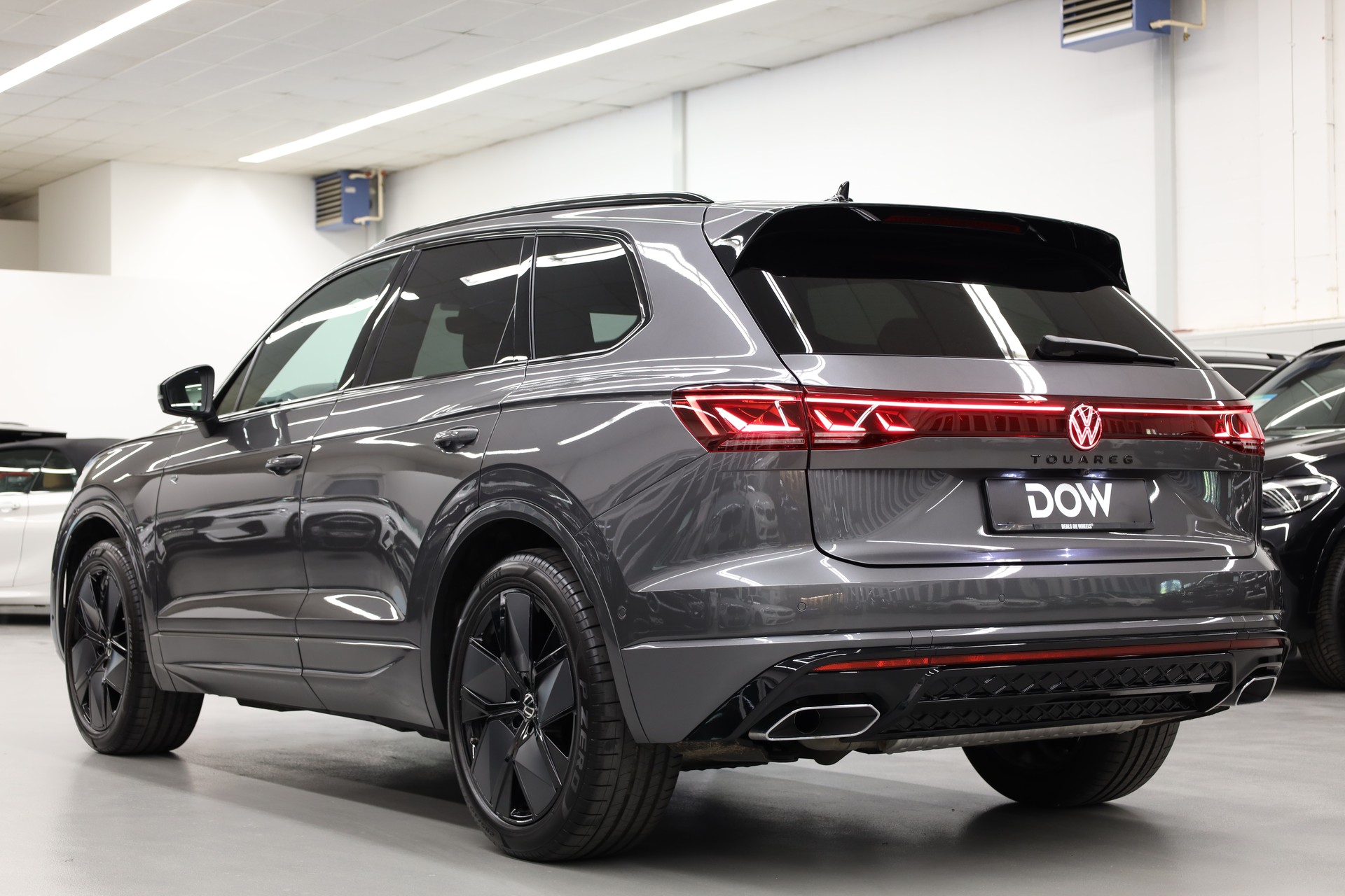VW Touareg 3.0 V6 TDI 286 R-Line-image-6