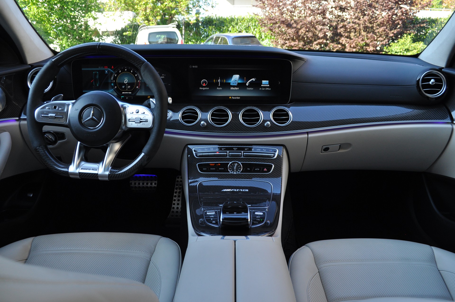 MERCEDES-BENZ E 63 AMG S 4 Matic 9G-Tronic-image-9