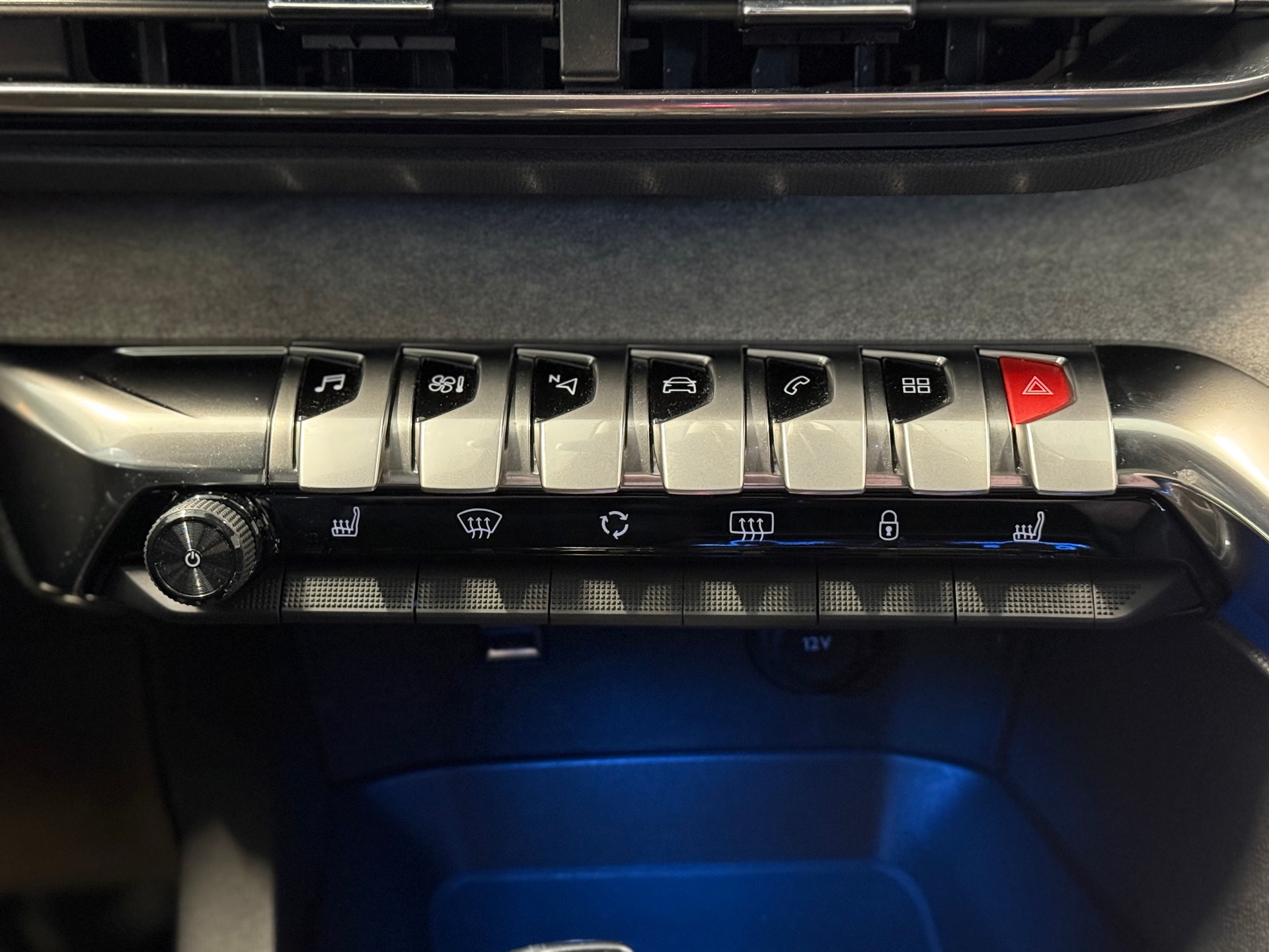 PEUGEOT 5008 1.5 BlueHDi GT Pack EAT8 °° 7 Plätzer °°-image-21