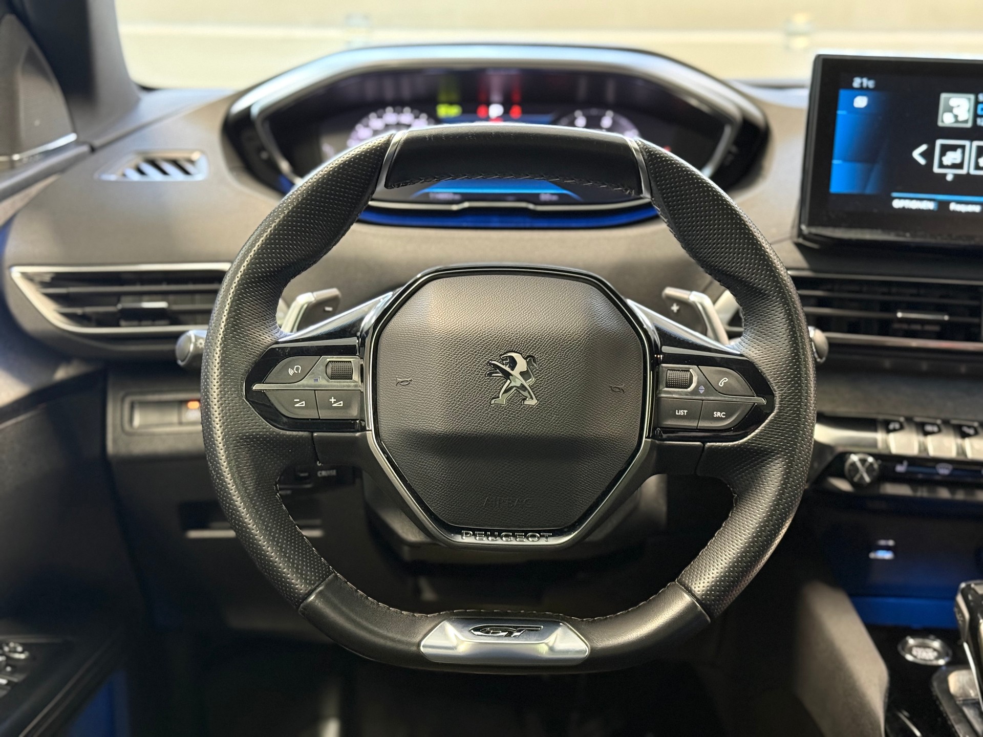 PEUGEOT 5008 1.5 BlueHDi GT Pack EAT8 °° 7 Plätzer °°-image-18