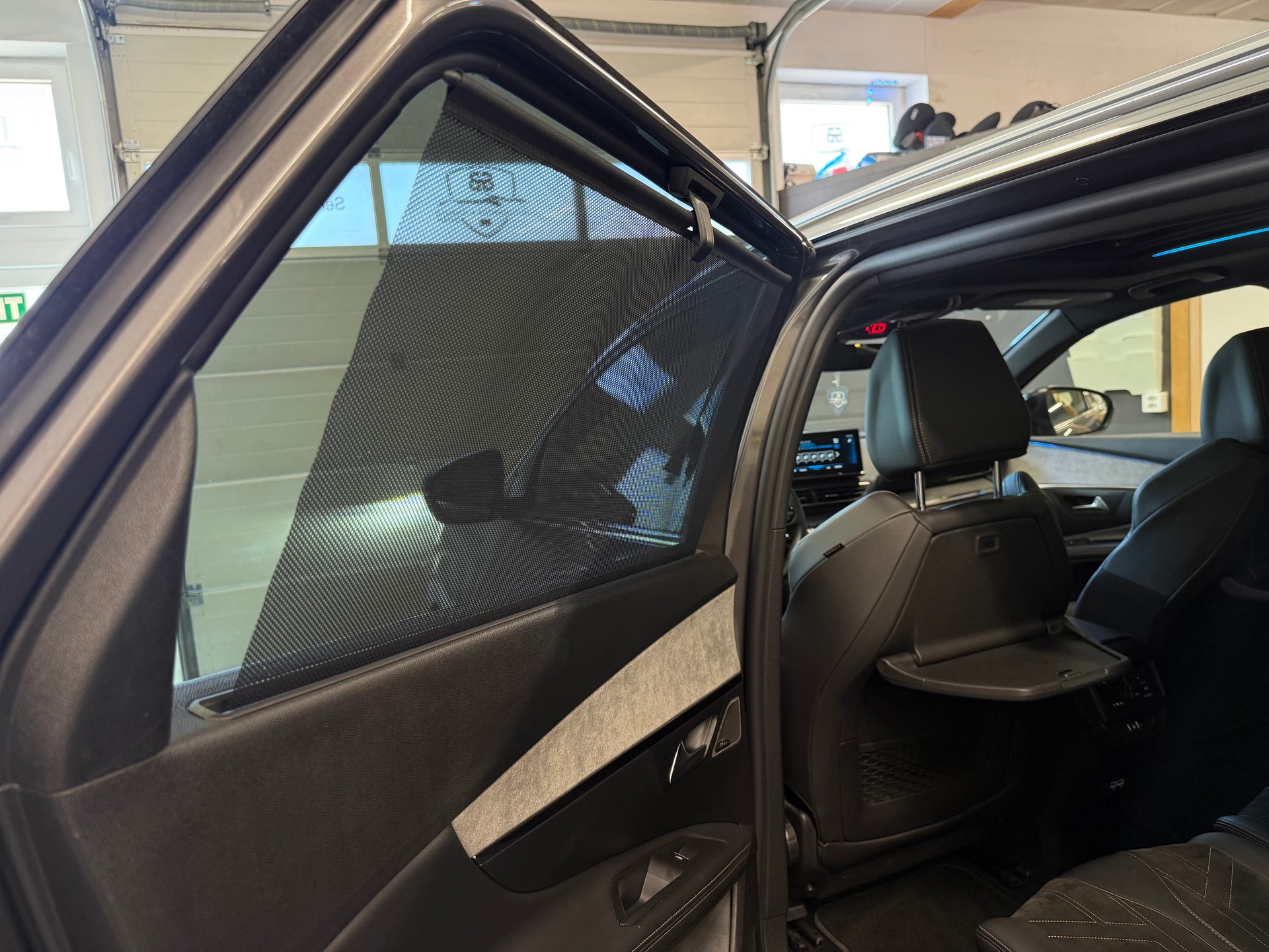 PEUGEOT 5008 1.5 BlueHDi GT Pack EAT8 °° 7 Plätzer °°-image-14