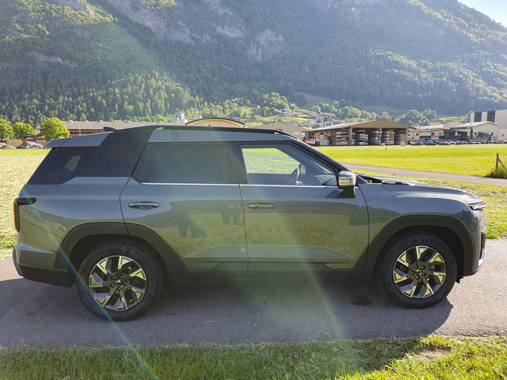 KGM-SsangYong Torres EVX Mels Edition MJ26-image-7