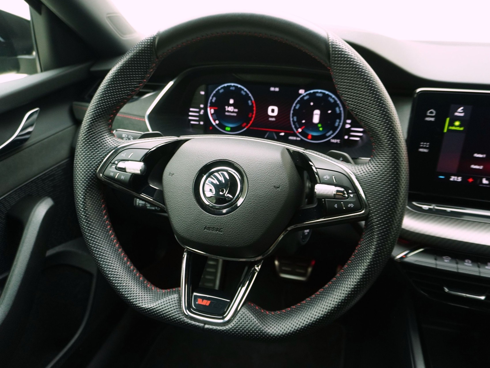 SKODA Octavia 2.0 TSI DSG RS-image-11