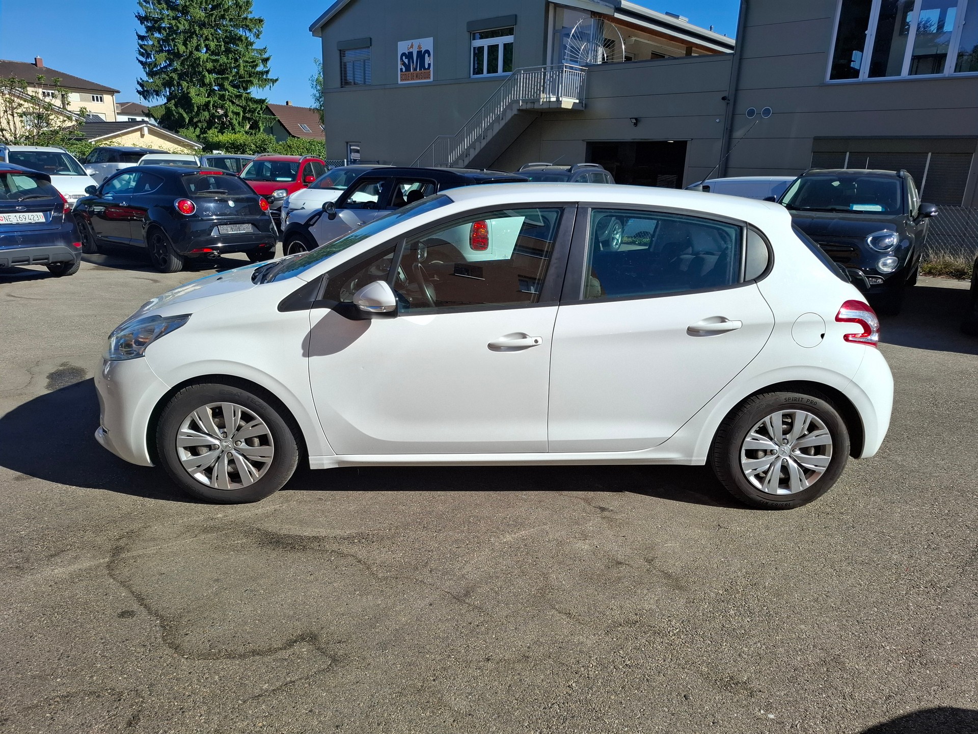 PEUGEOT 208 1.4 VTI Active-image-4
