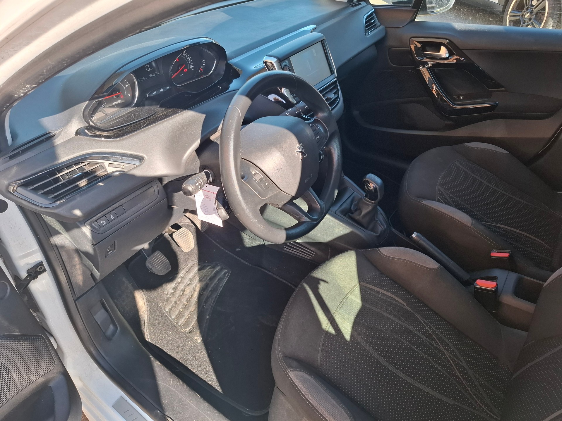 PEUGEOT 208 1.4 VTI Active-image-7