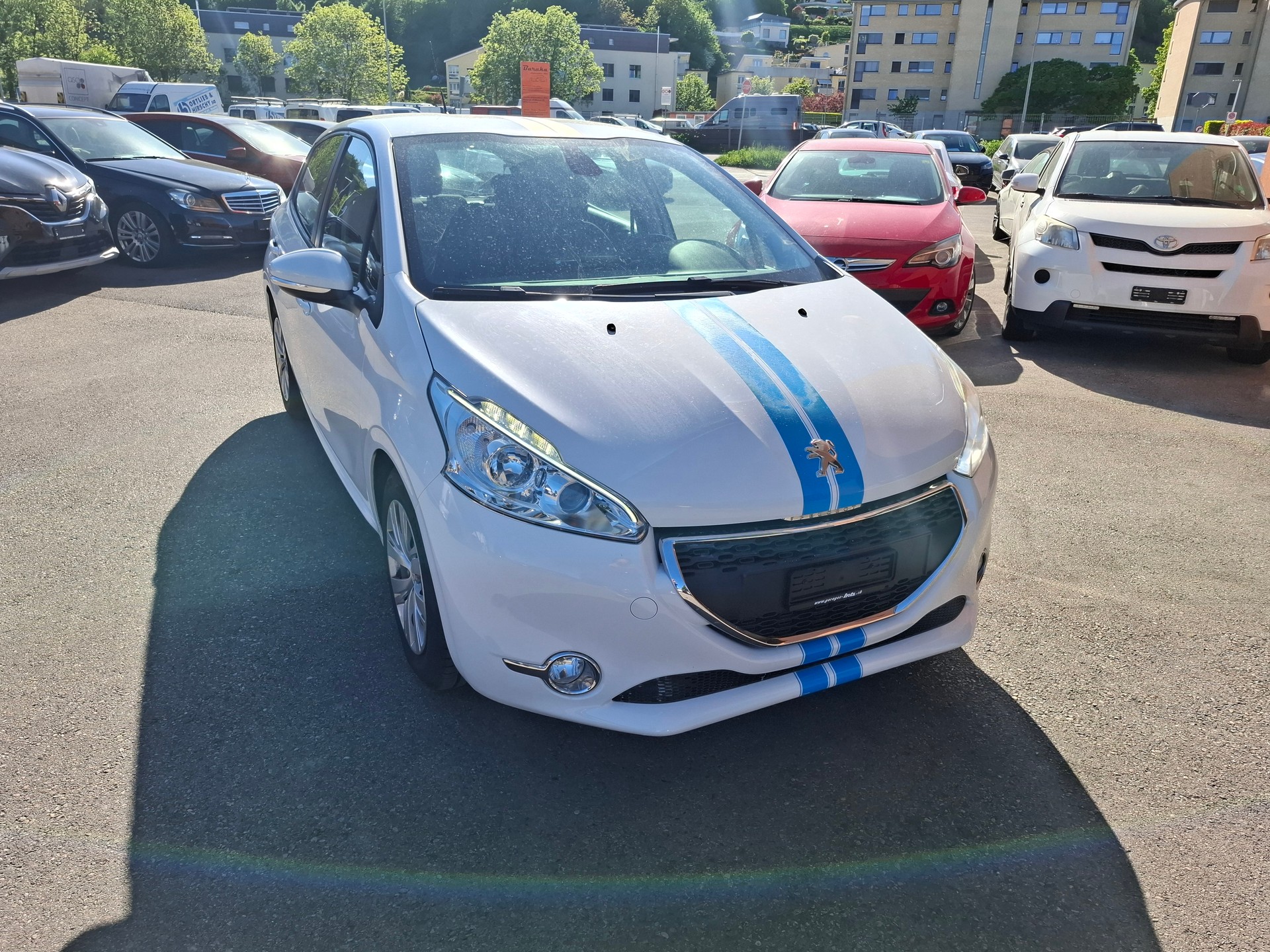 PEUGEOT 208 1.4 VTI Active-image-2