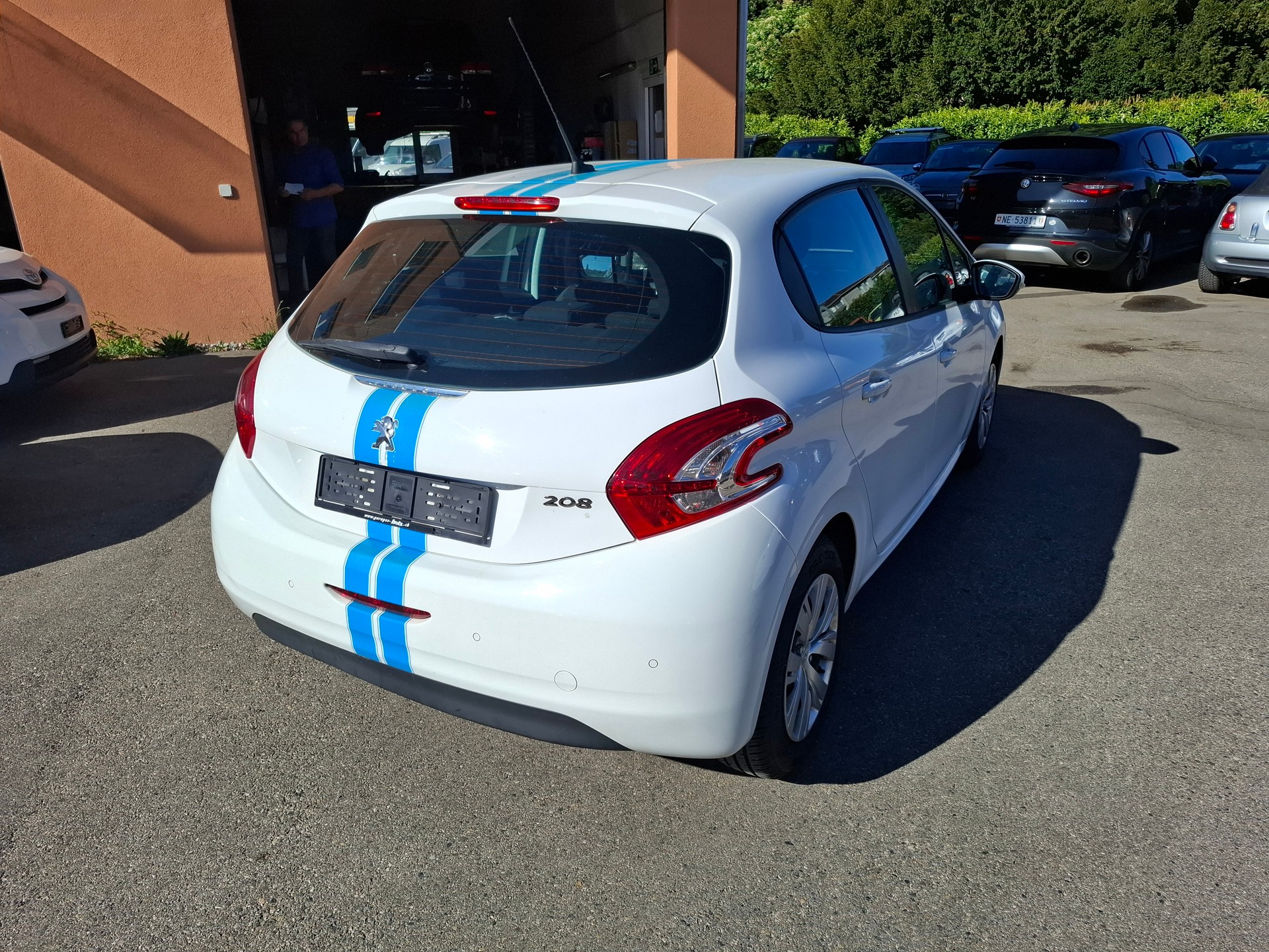 PEUGEOT 208 1.4 VTI Active-image-1