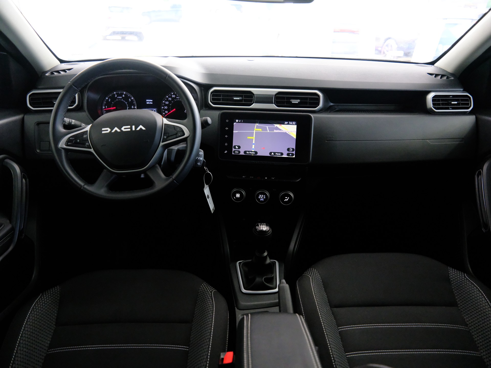 DACIA Duster TCe 150 Journey 4x4-image-11