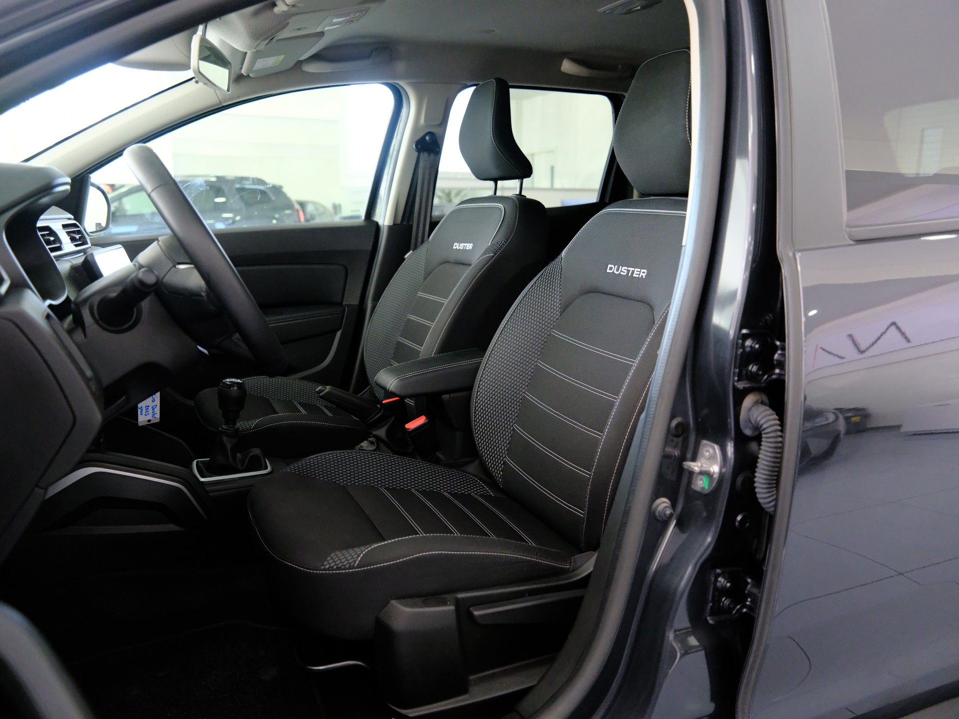 DACIA Duster TCe 150 Journey 4x4-image-9