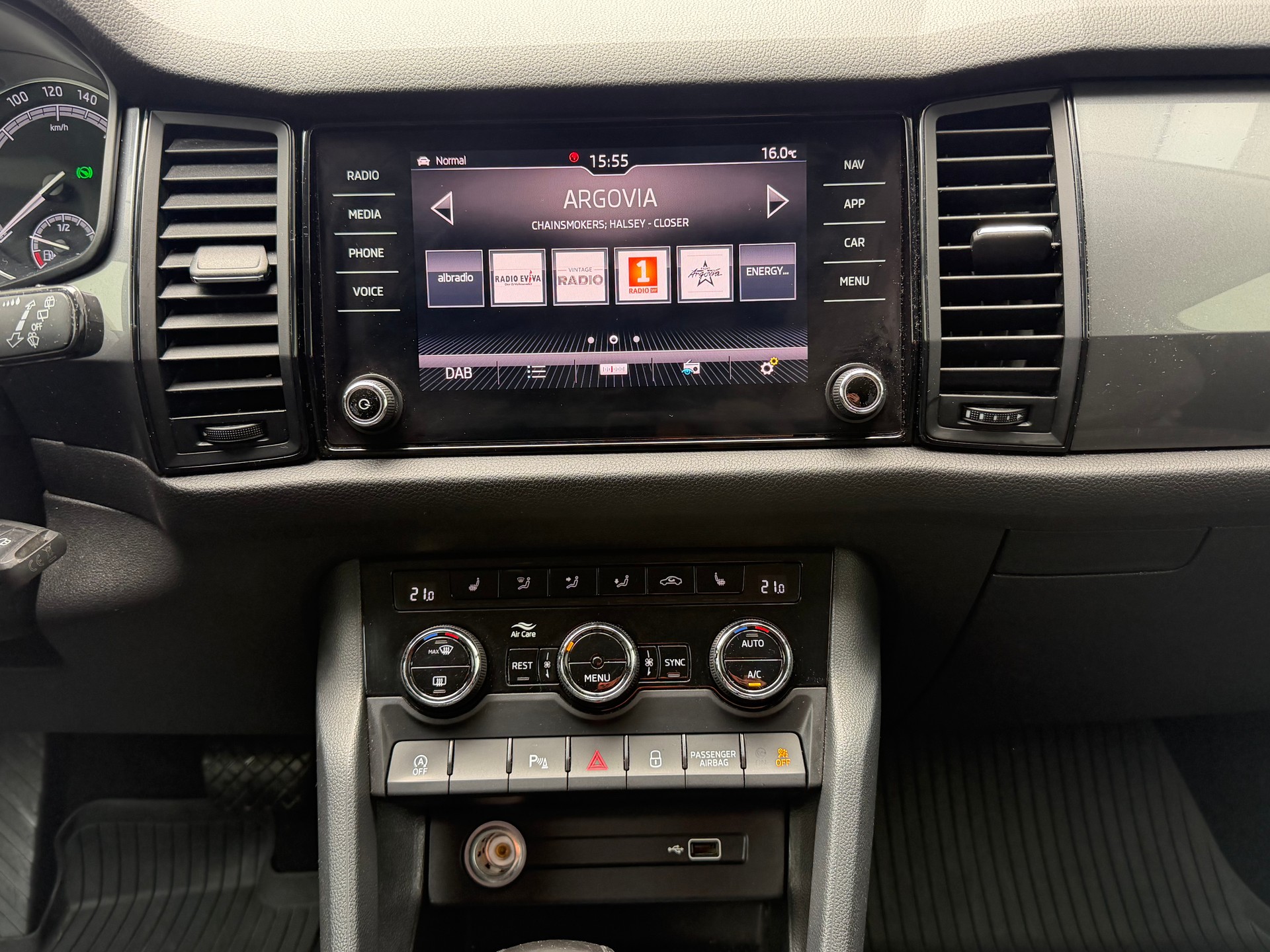 SKODA Kodiaq 2.0 TDI CR Active 4x4 DSG-image-12