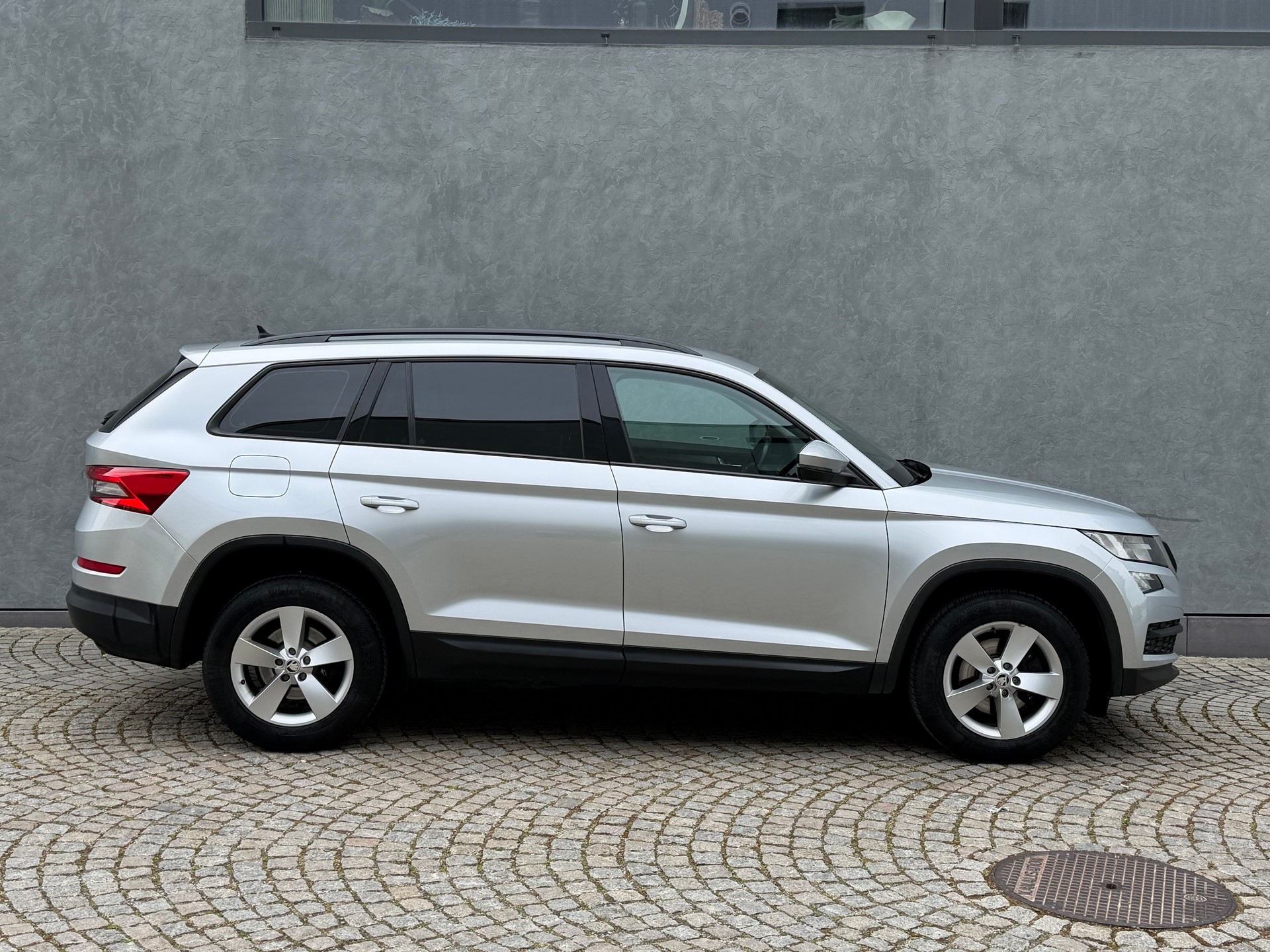 SKODA Kodiaq 2.0 TDI CR Active 4x4 DSG-image-6
