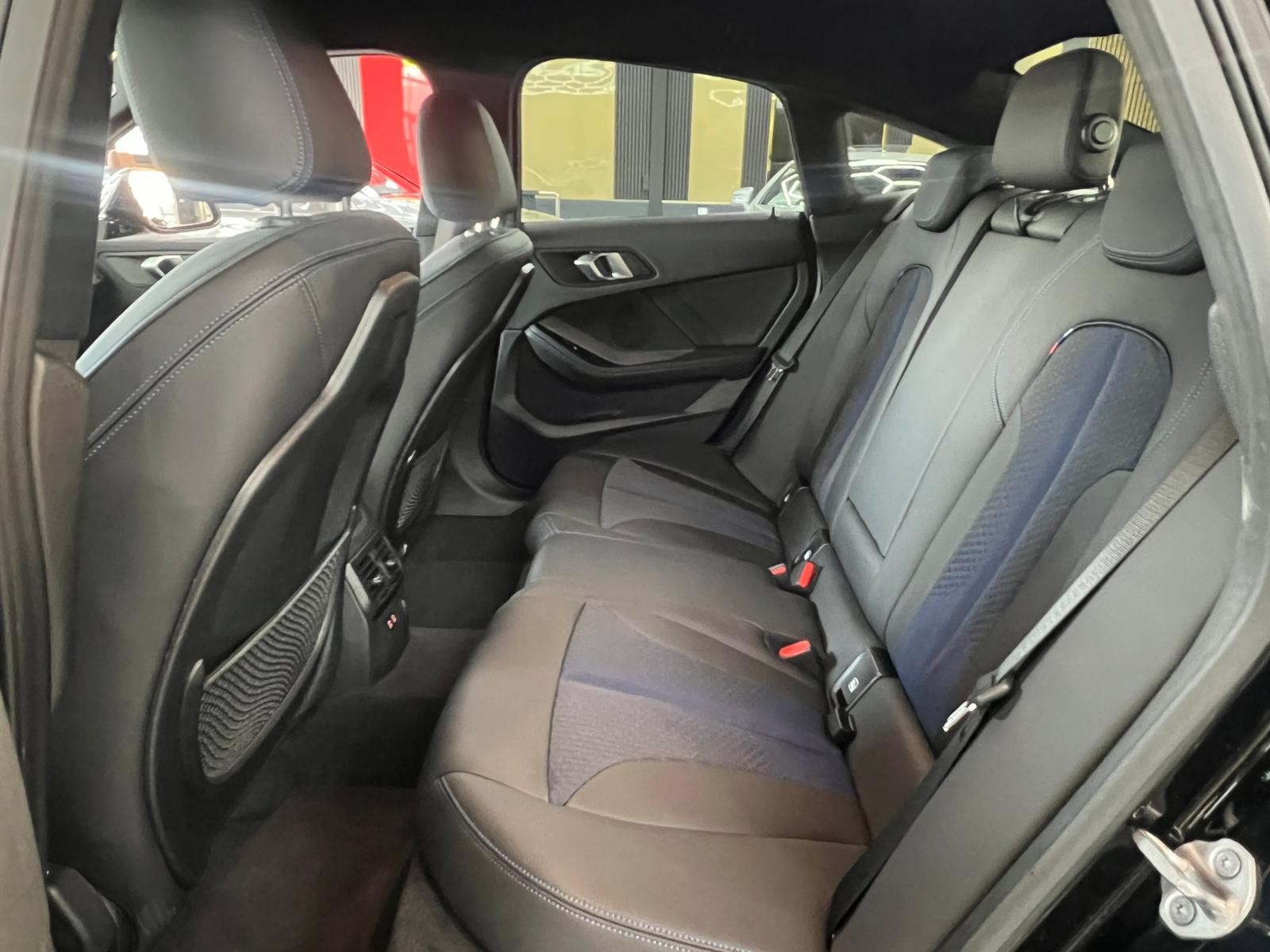 BMW 218d Gran Coupé M Sport Steptronic-image-14