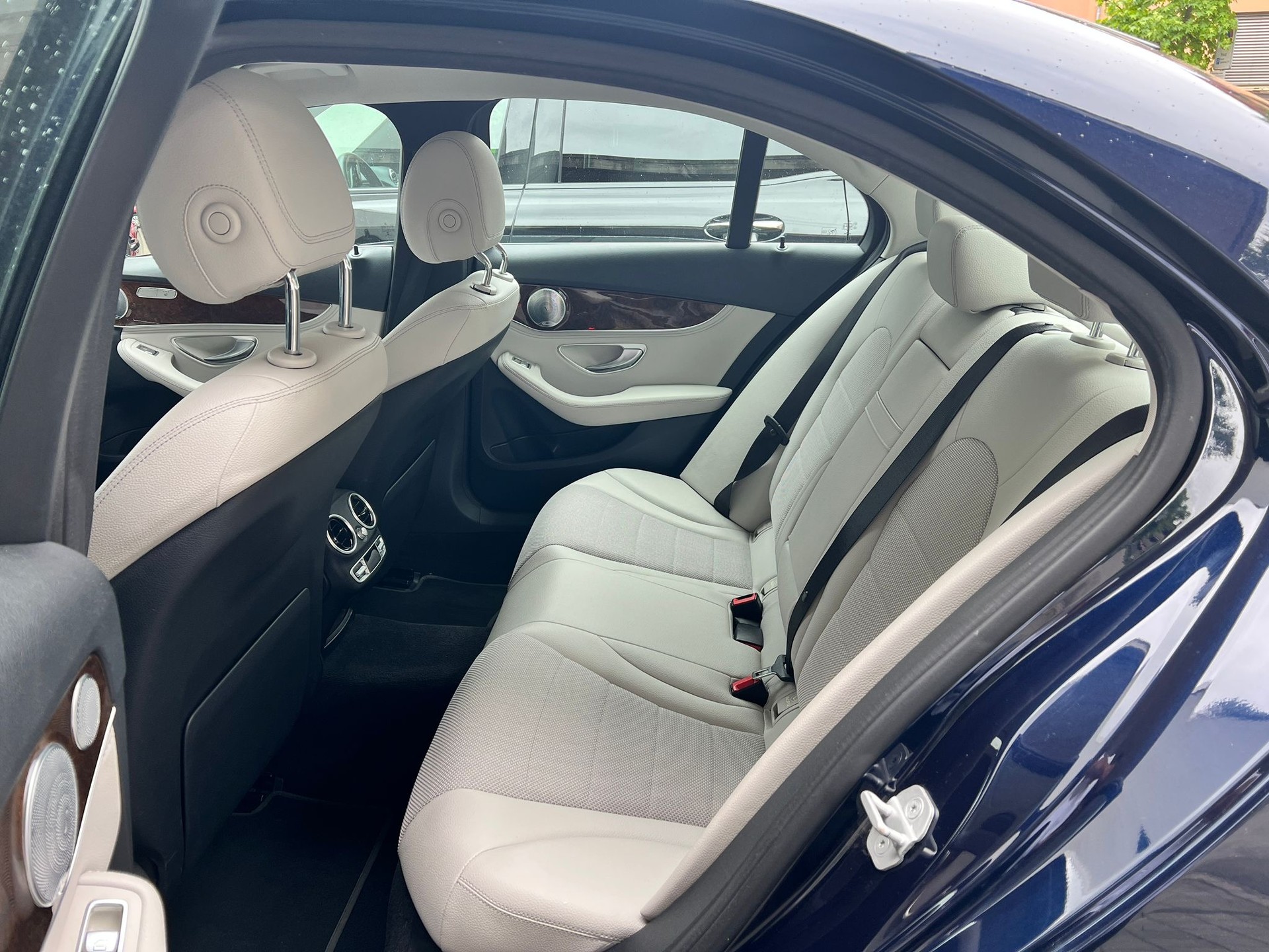 MERCEDES-BENZ C 200 Elegance-image-5