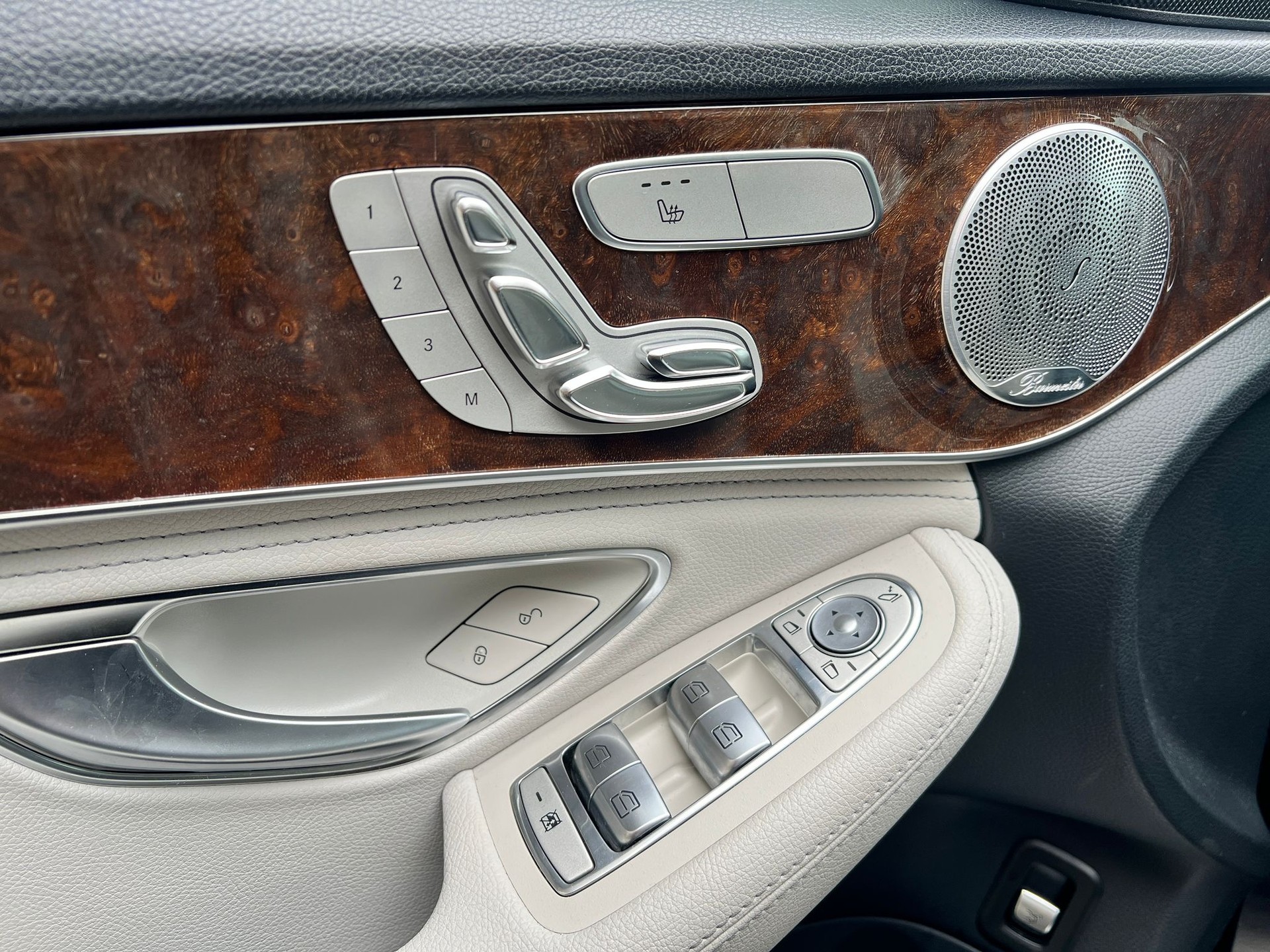 MERCEDES-BENZ C 200 Elegance-image-4