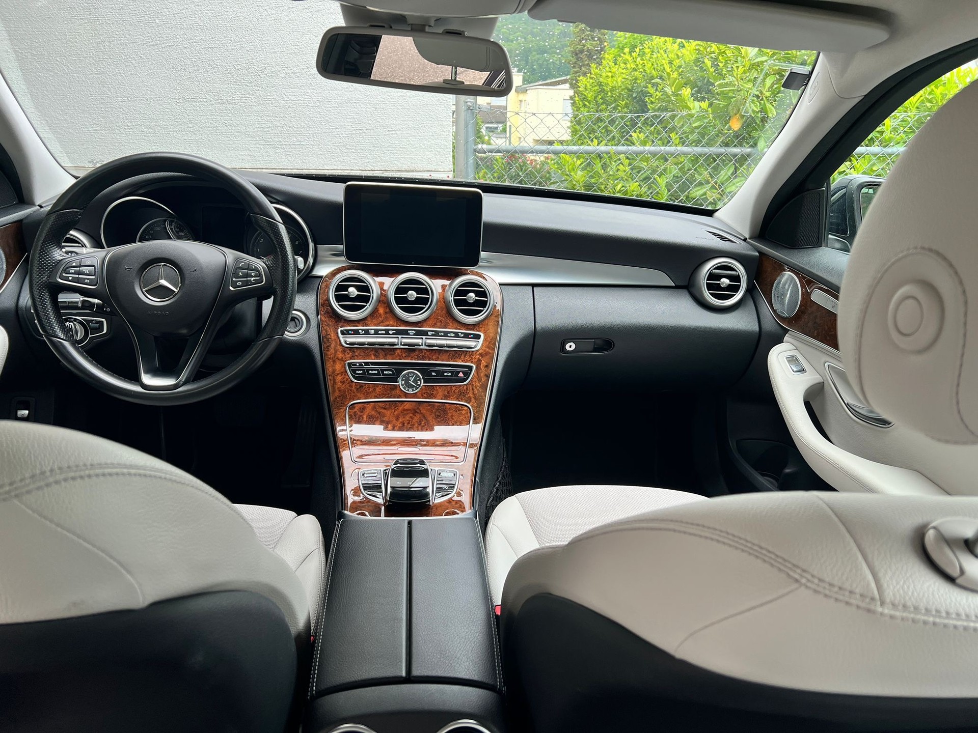 MERCEDES-BENZ C 200 Elegance-image-3