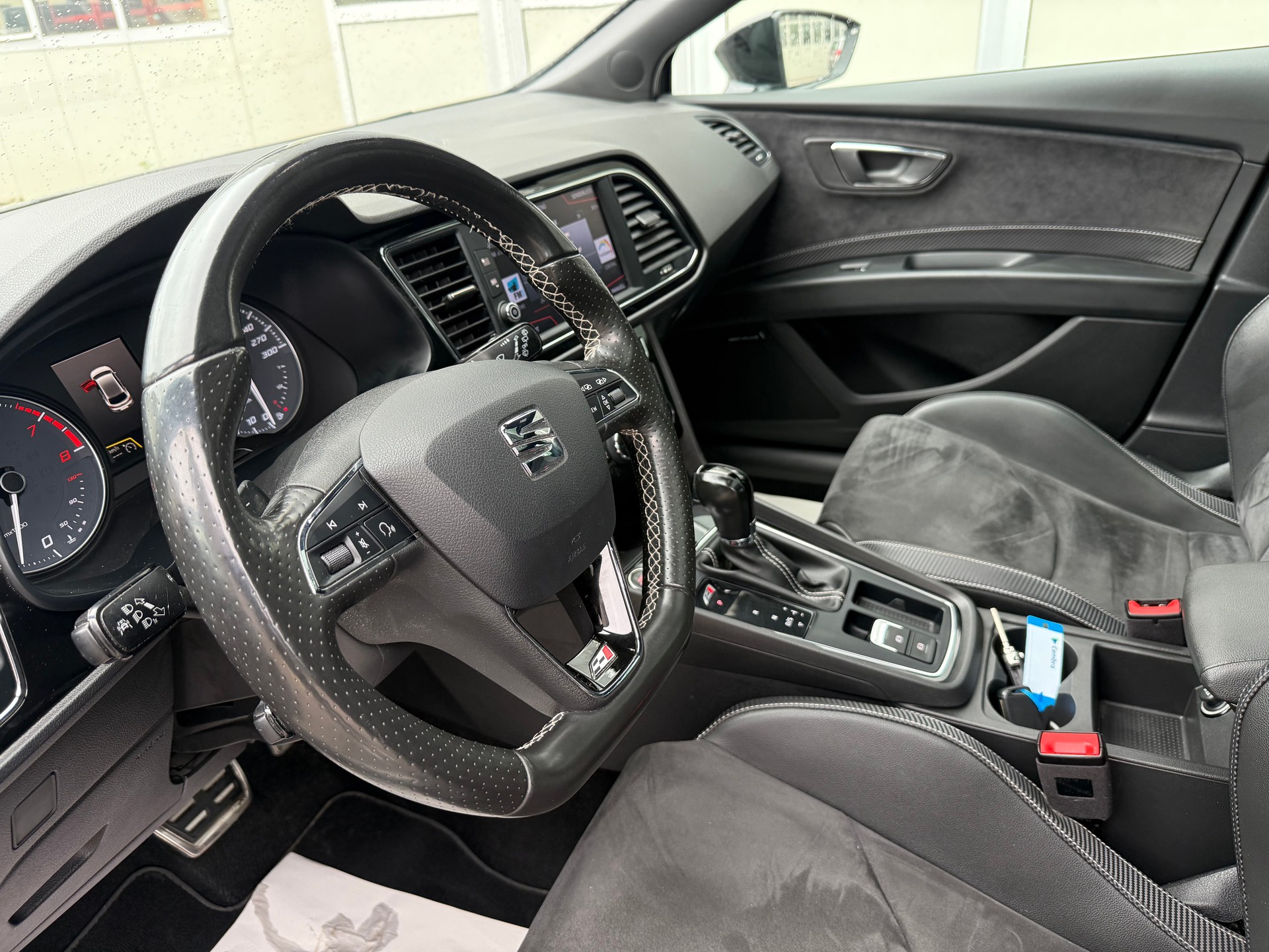 SEAT Leon 2.0 TSI Cupra 300 DSG-image-7