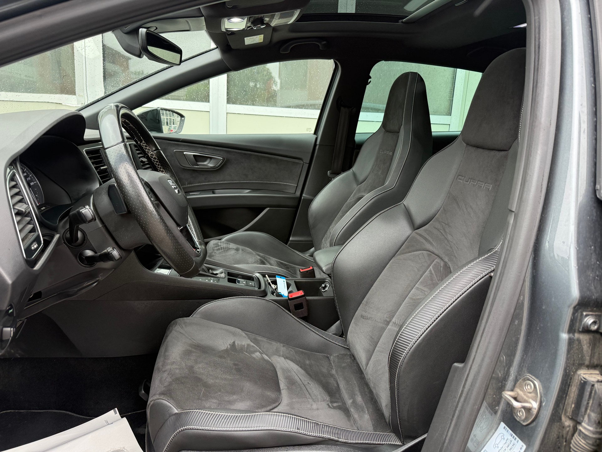 SEAT Leon 2.0 TSI Cupra 300 DSG-image-6