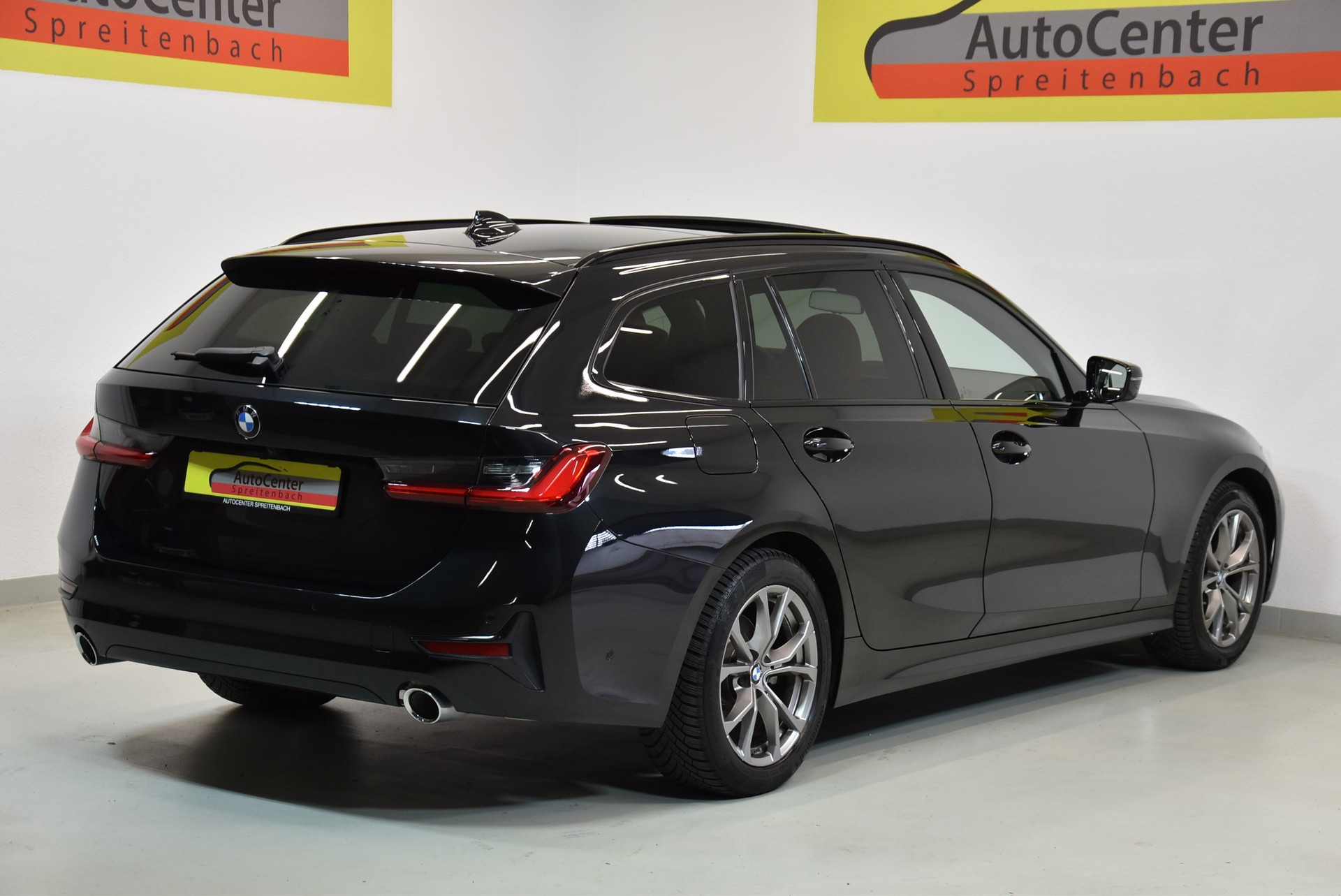 BMW 320d xDrive 48V Touring Sport Line Steptronic-image-13