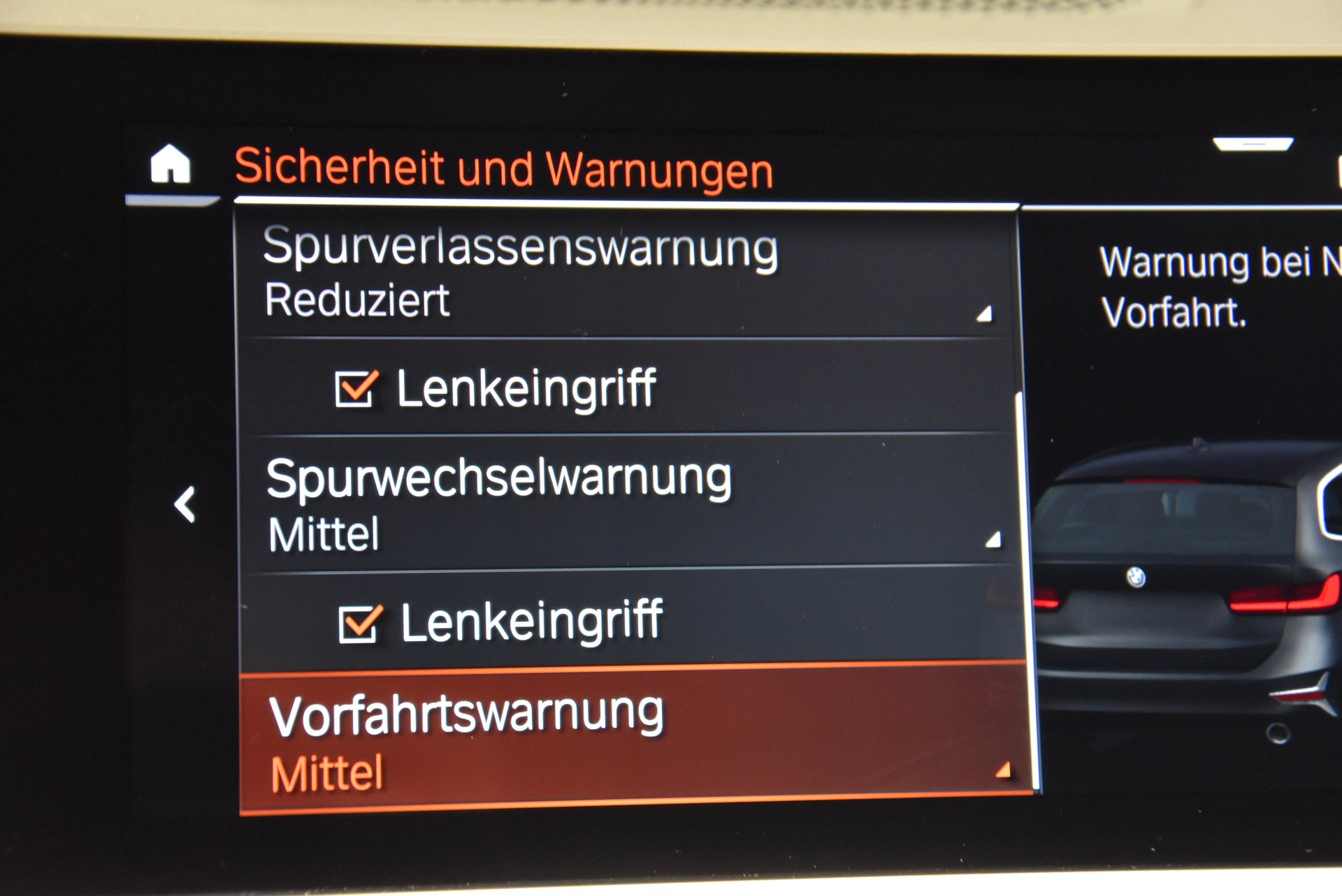 BMW 320d xDrive 48V Touring Sport Line Steptronic-image-12