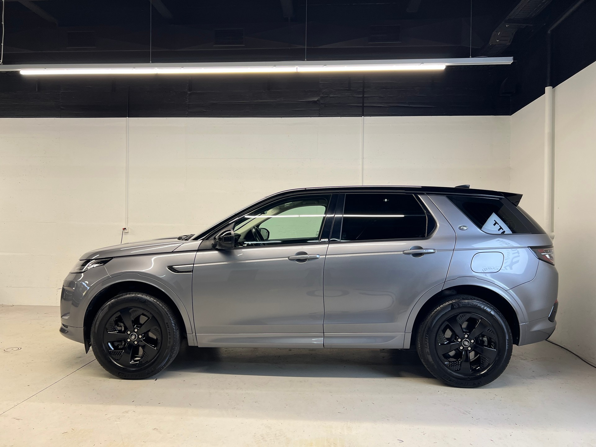 LAND ROVER Discovery Sport 1.5 T 300e R-Dynamic HSE-image-7