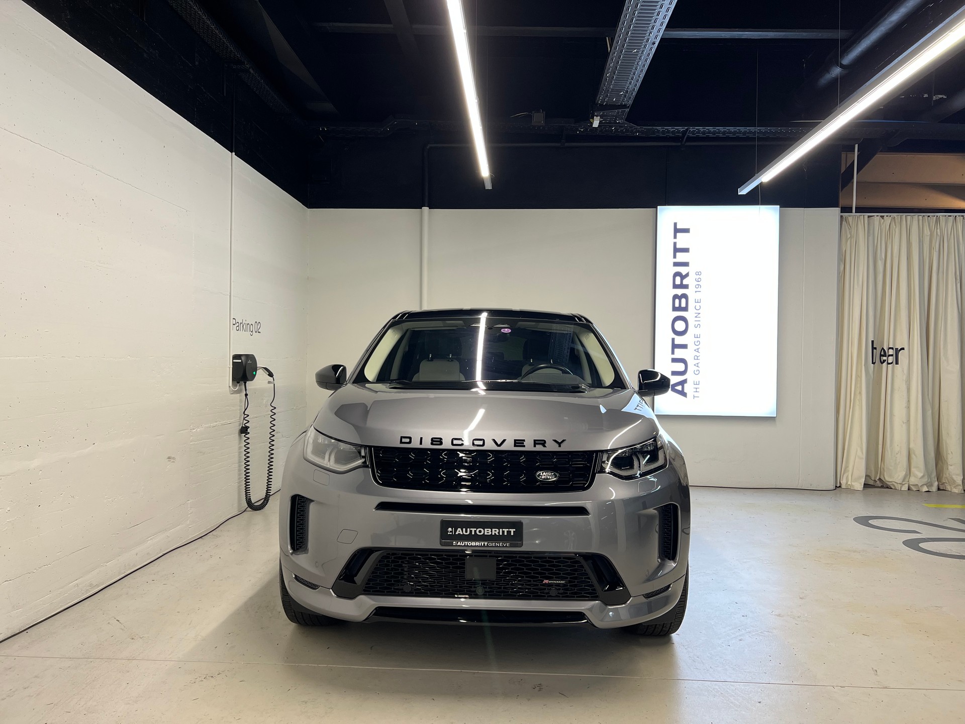 LAND ROVER Discovery Sport 1.5 T 300e R-Dynamic HSE-image-9