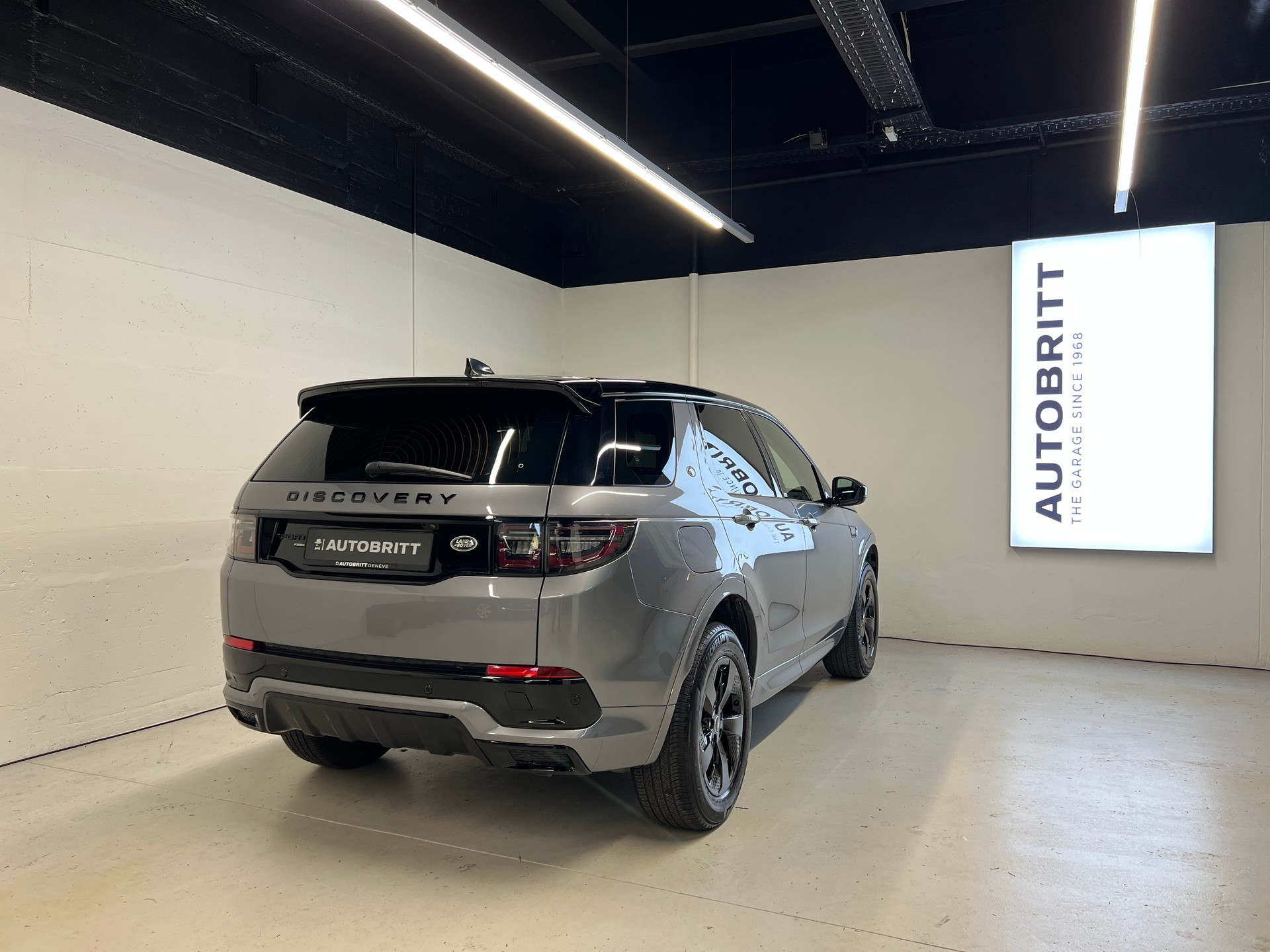 LAND ROVER Discovery Sport 1.5 T 300e R-Dynamic HSE-image-1