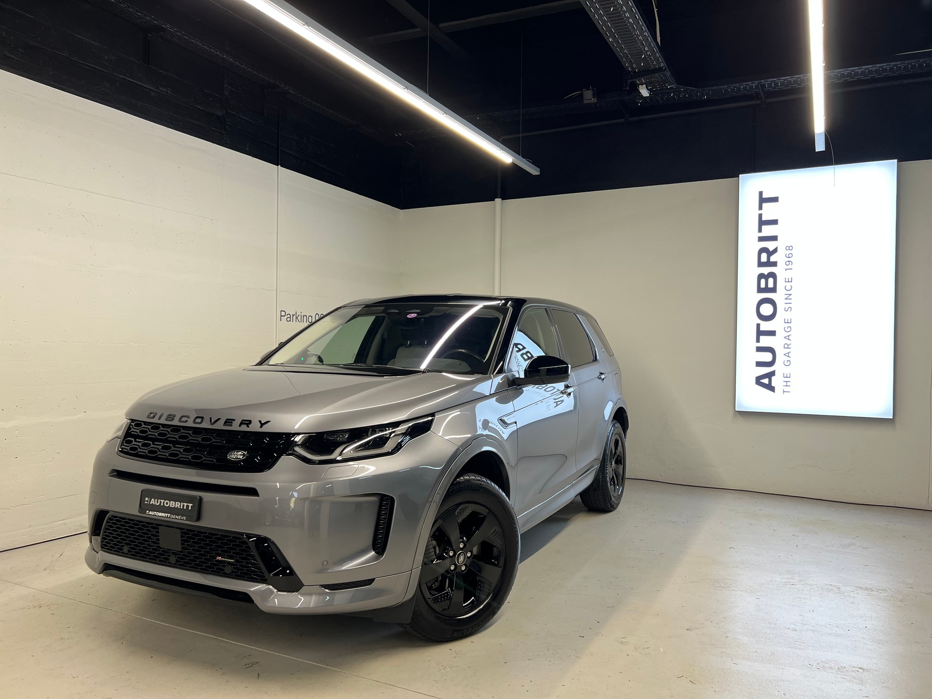 LAND ROVER Discovery Sport 1.5 T 300e R-Dynamic HSE-image-0